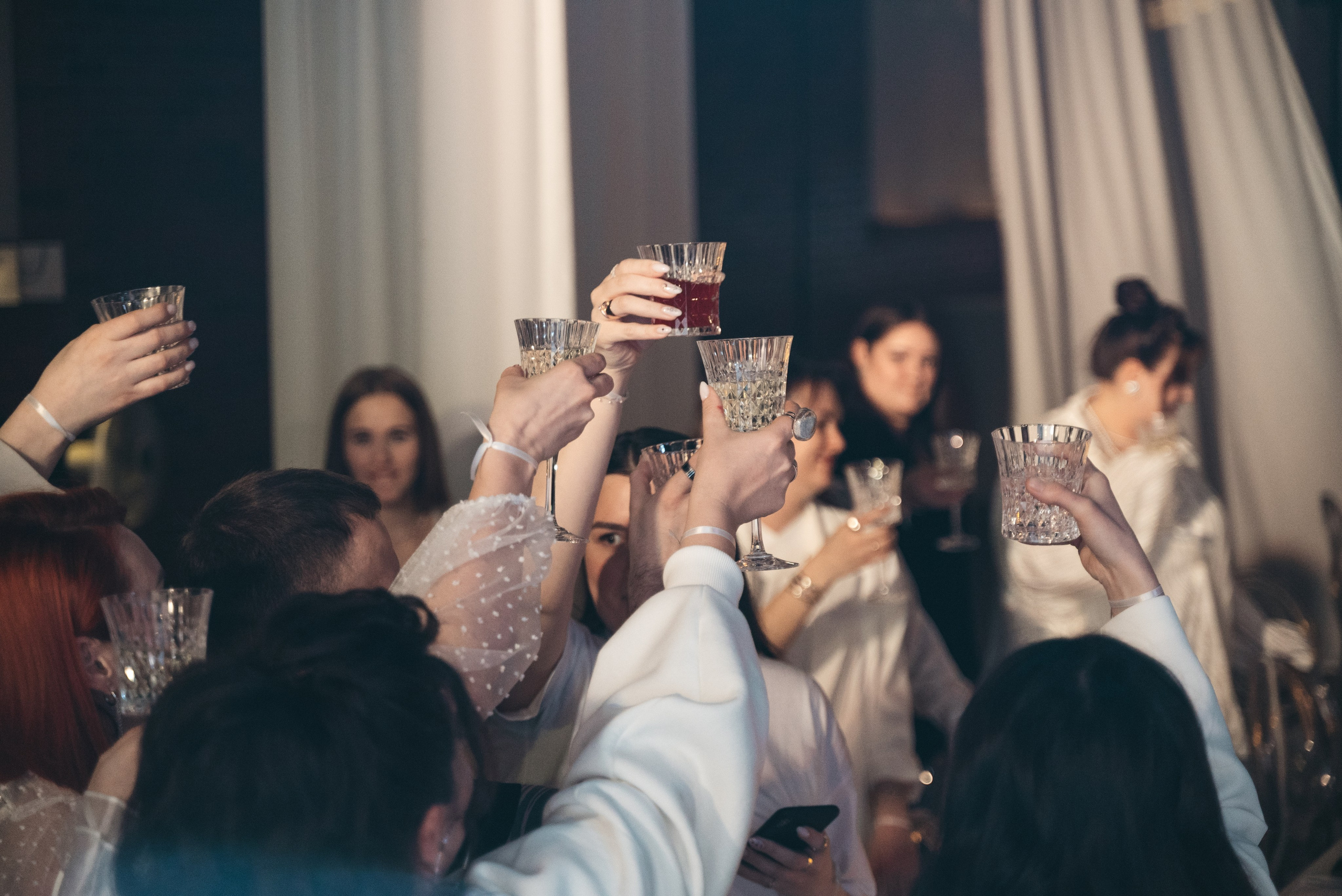 WhiteRoom Pre-wedding. Репортажный и свадебный фотограф в Сургуте