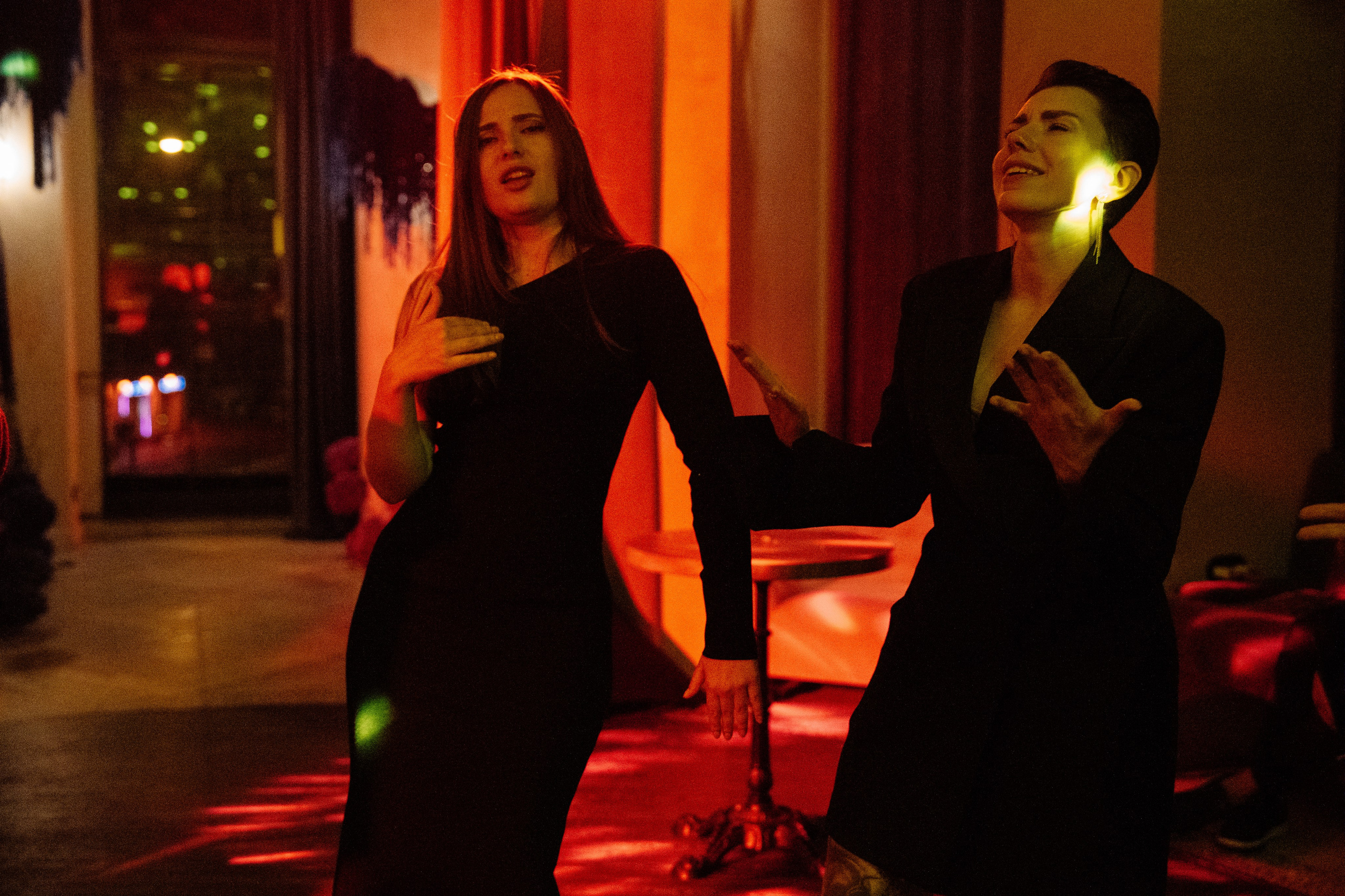 Свадьба в сошиал клабе. Свадебный фотограф организатор в Санкт-Петербурге Ассоль Опарина