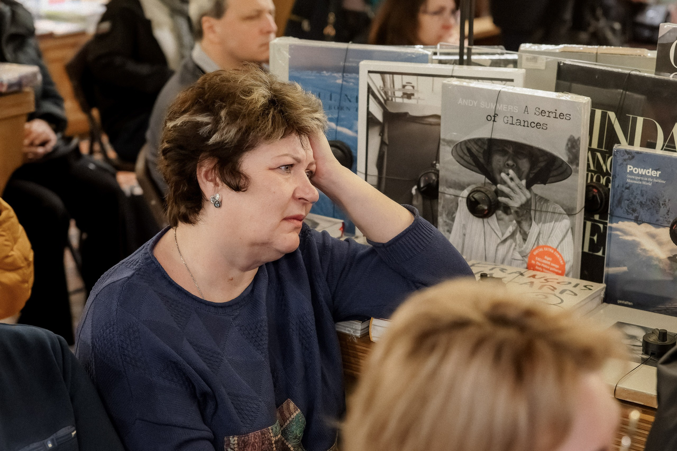 Фоторепортаж с презентации книги «ПоэZия русской зимы» в Доме книги. Репортажный фотограф Москва Сергей Мирошников