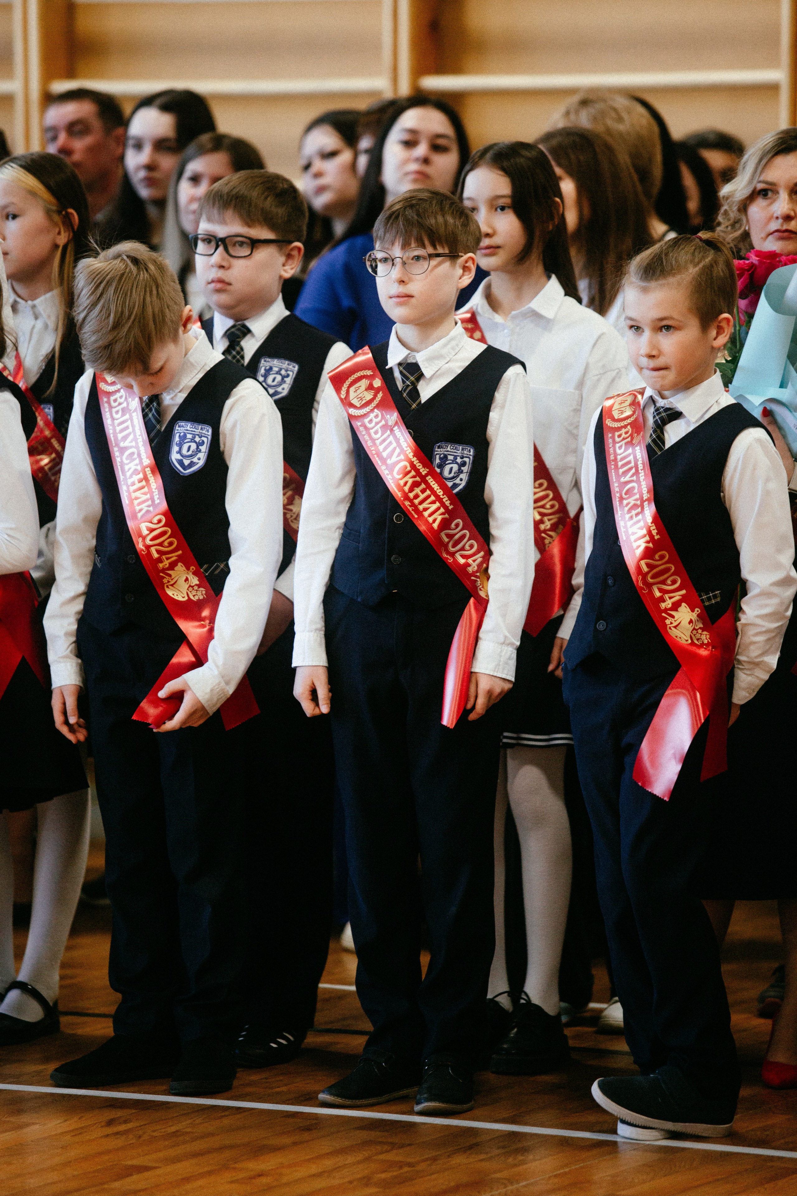 Выпускной в начальной школе. Арт-фотограф Крис Л. в Тобольске: портрет, семейные, свадьбы