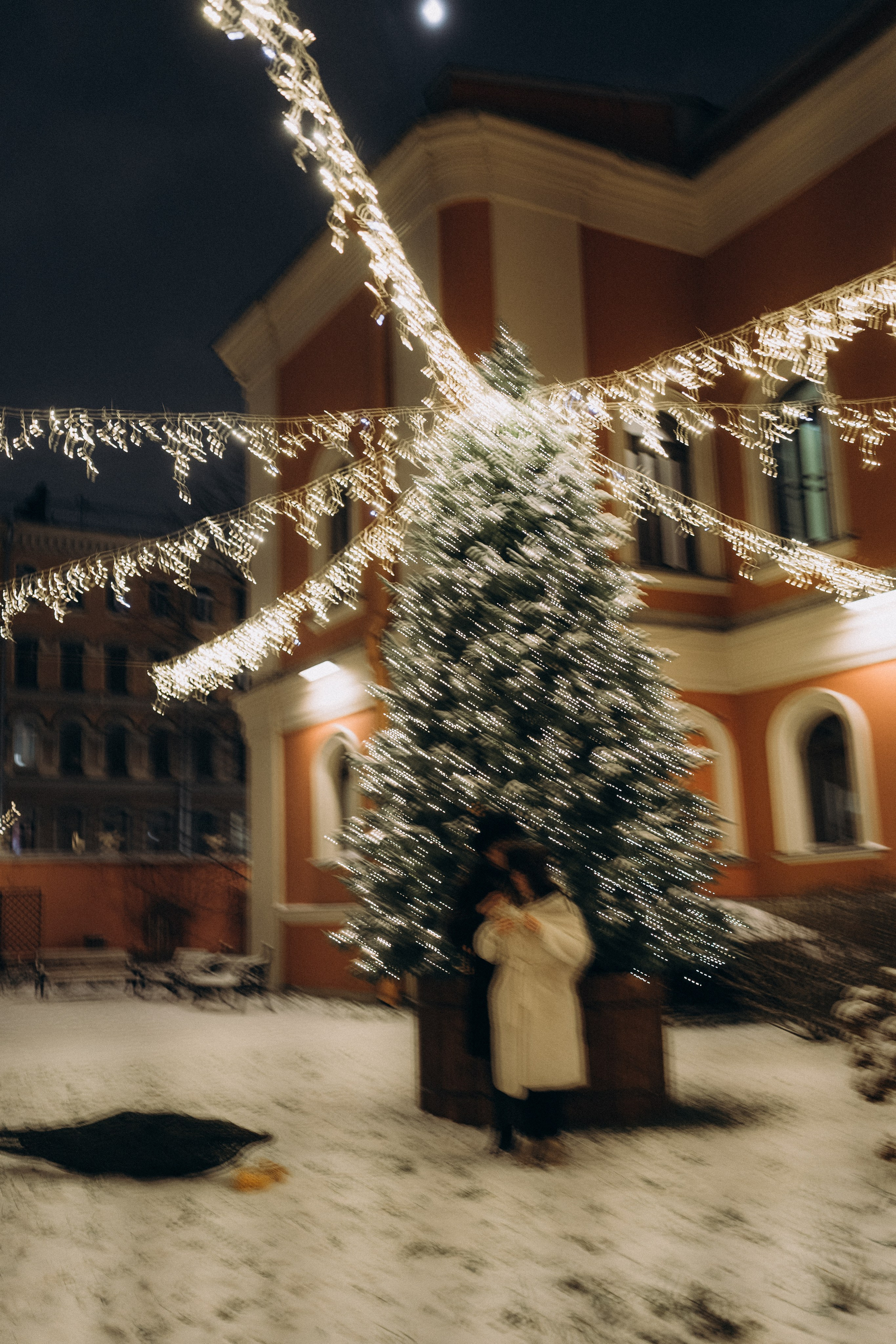 НОВОГОДНЯЯ ПРОГУЛКА ПАРЫ ПО ЧЕРНЫШЕВСКОЙ ПЕРЕД НОВЫМ ГОДОМ. Профессиональный фотограф, Санкт-Петербург — Виктория Богомолова