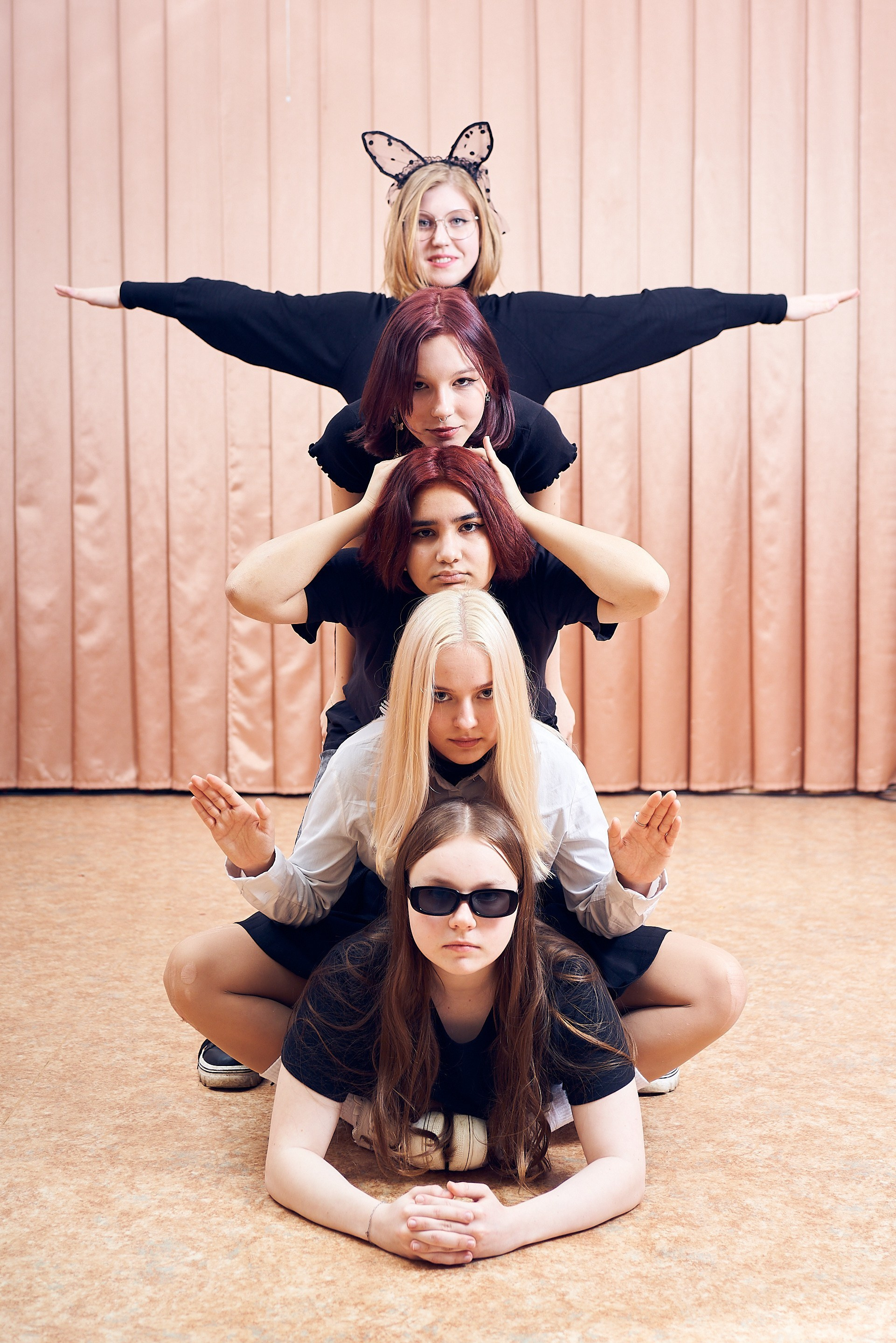 Галерея съемок в школе. Фотограф и видеограф Москва. Свадебный фотограф, видеограф. Выпускные альбомы. Оживающие альбомы