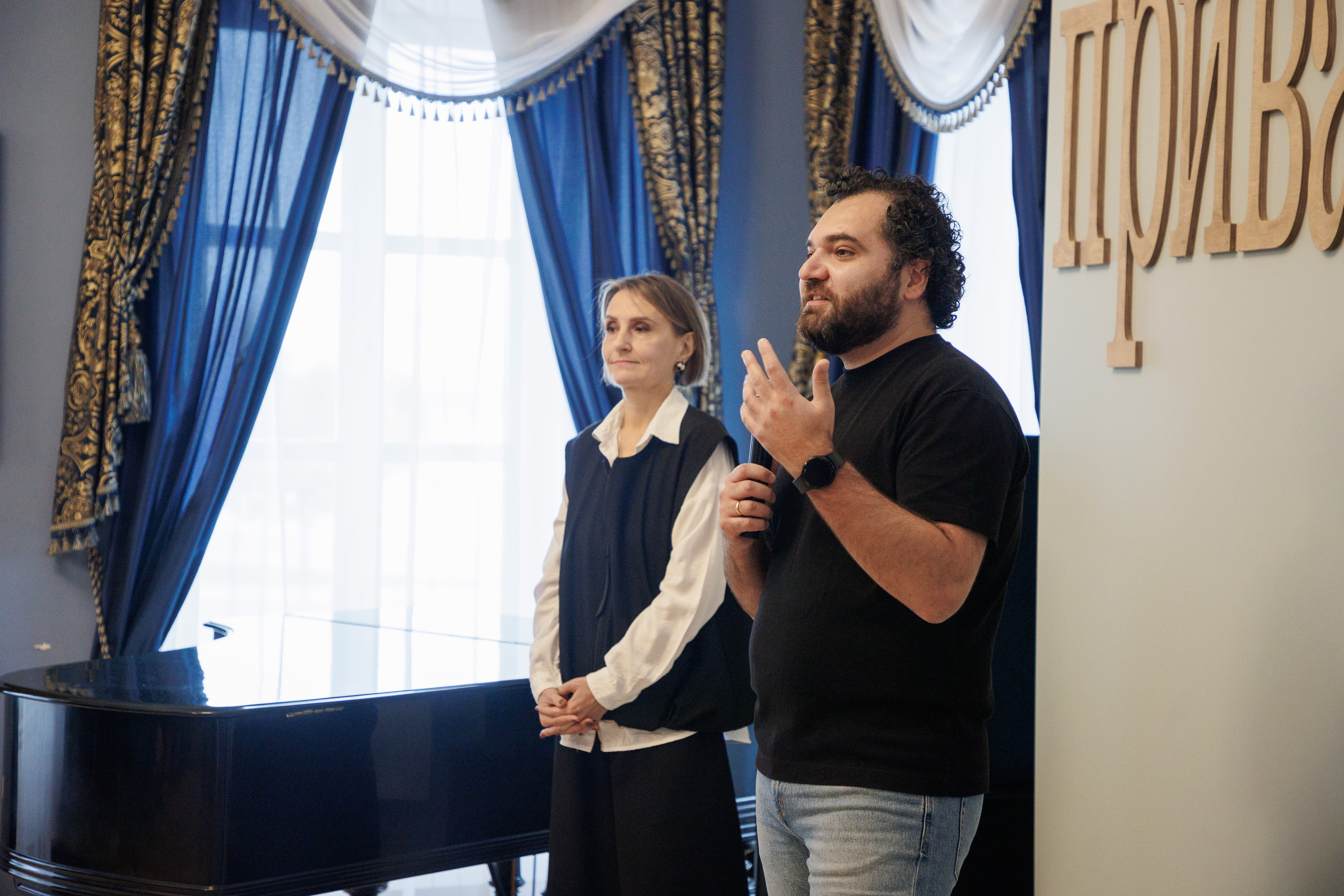 Открытие экспозиции «Путевые заметки. Привал». Фотограф городских и семейных событий Артем Карпухин