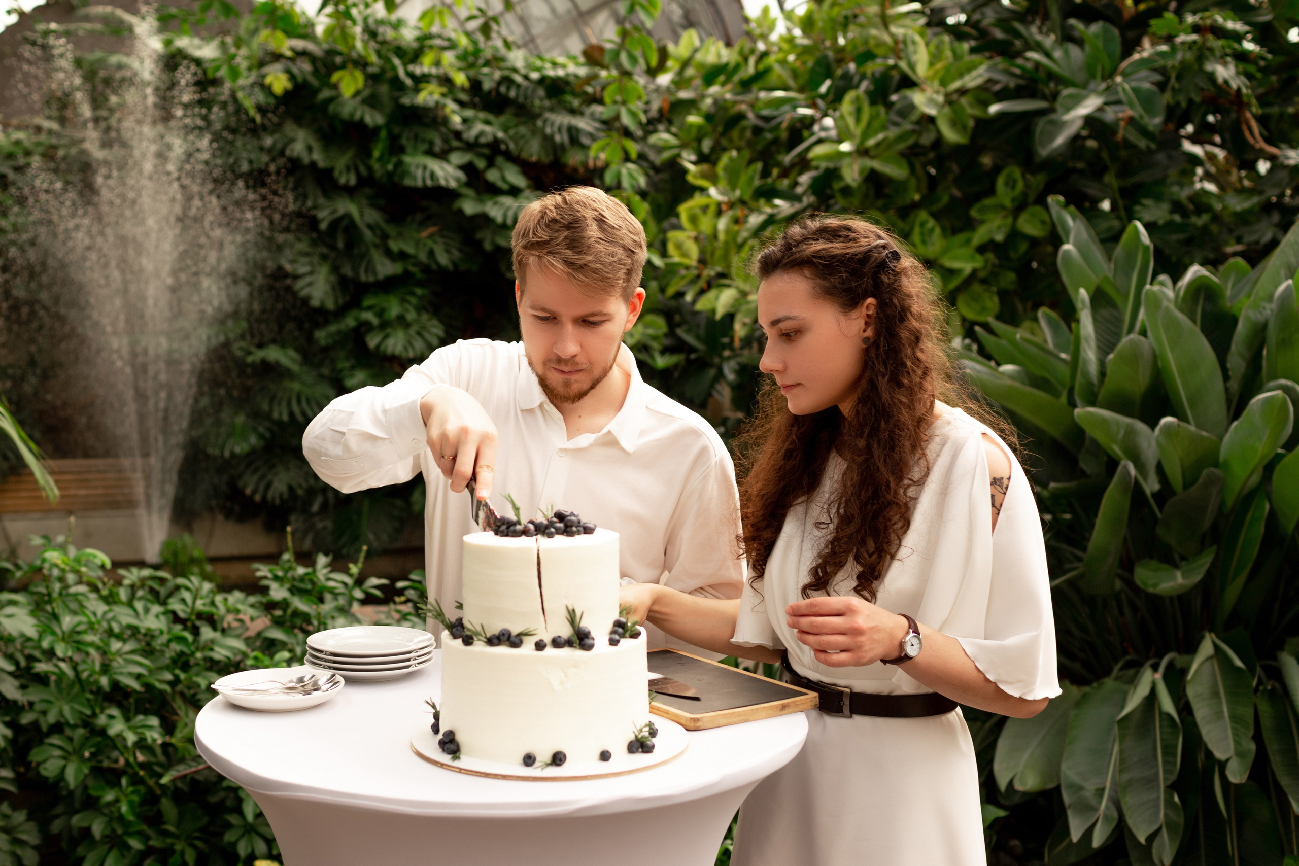 Выездная регистрация в Оранжерее Таврического сада. Свадебный фотограф Кирилл Белый