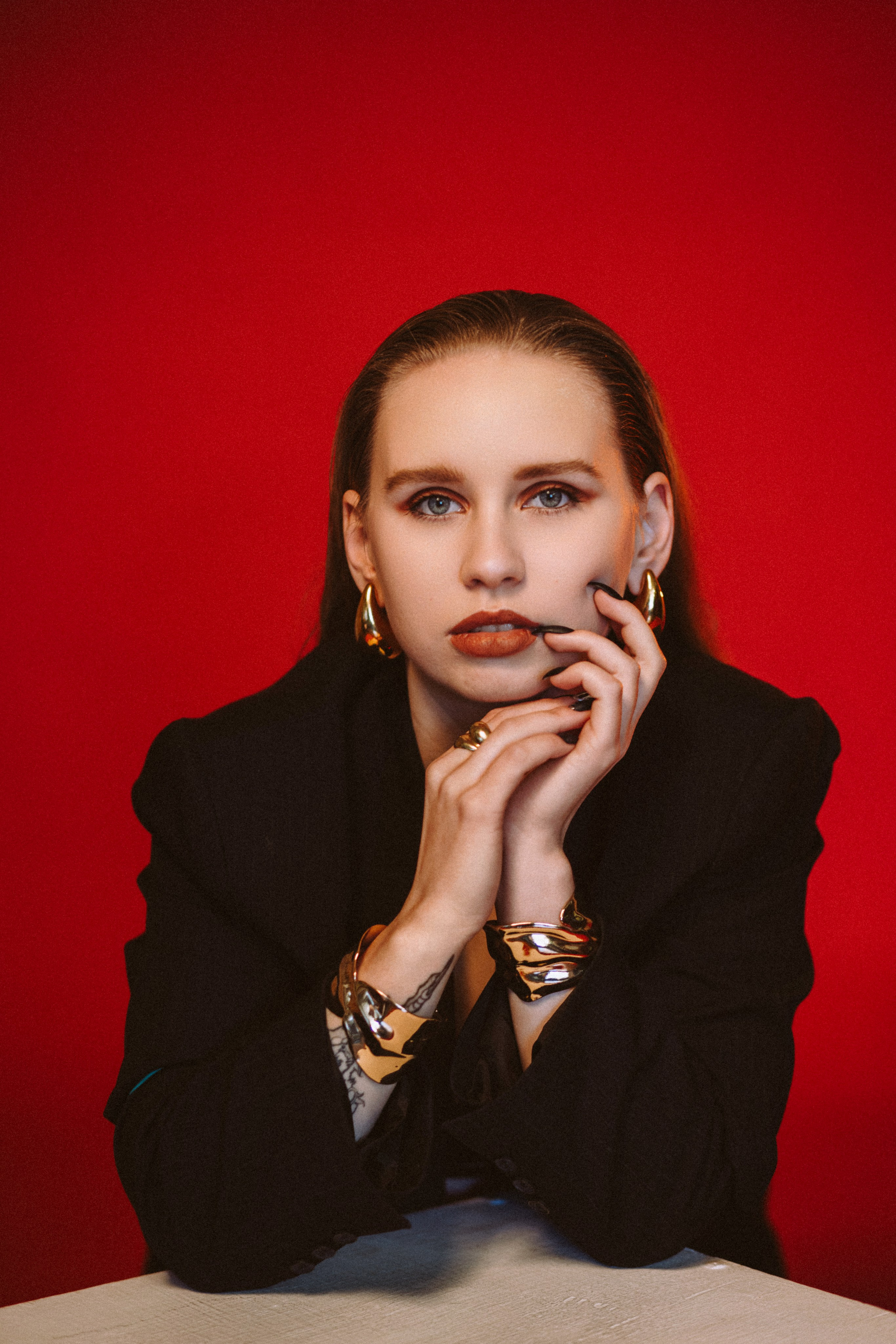 Арина на красном. Семейный фотограф в Вышнем Волочке — Ульяна Иванова | Фотосессии для всей семьи