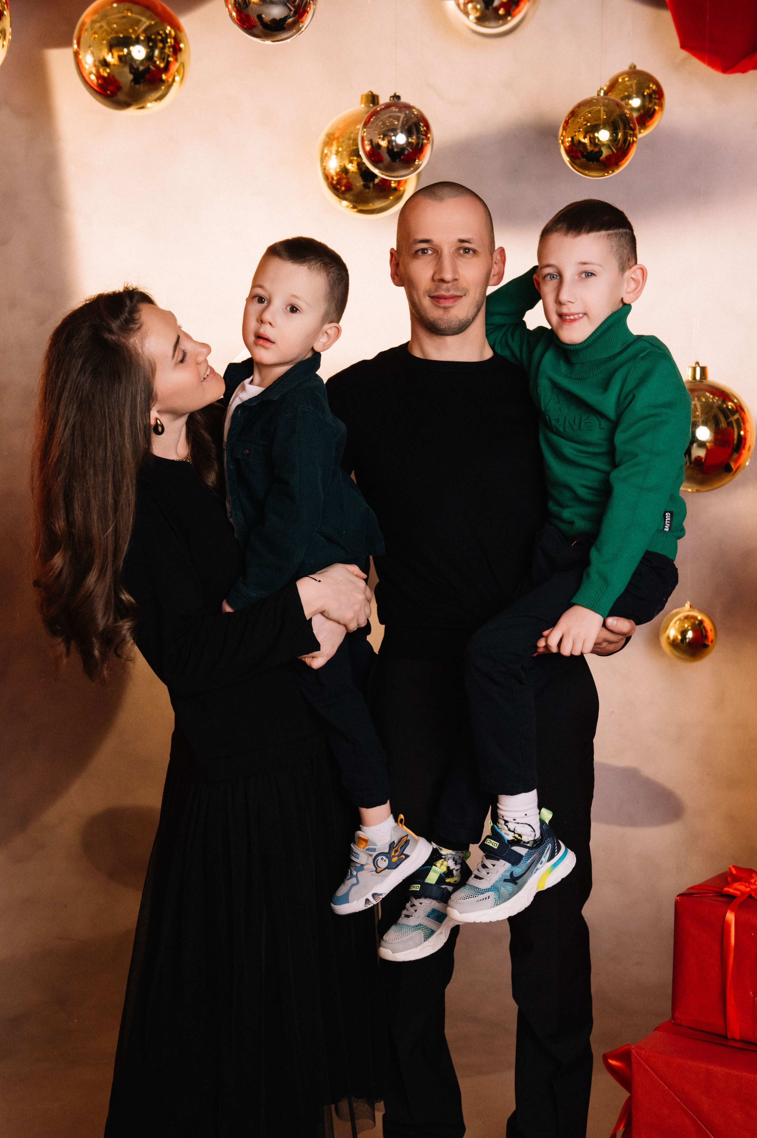 Большая семья собралась вместе на Новый год. Фотограф в Сургуте Светлана Гибадуллина