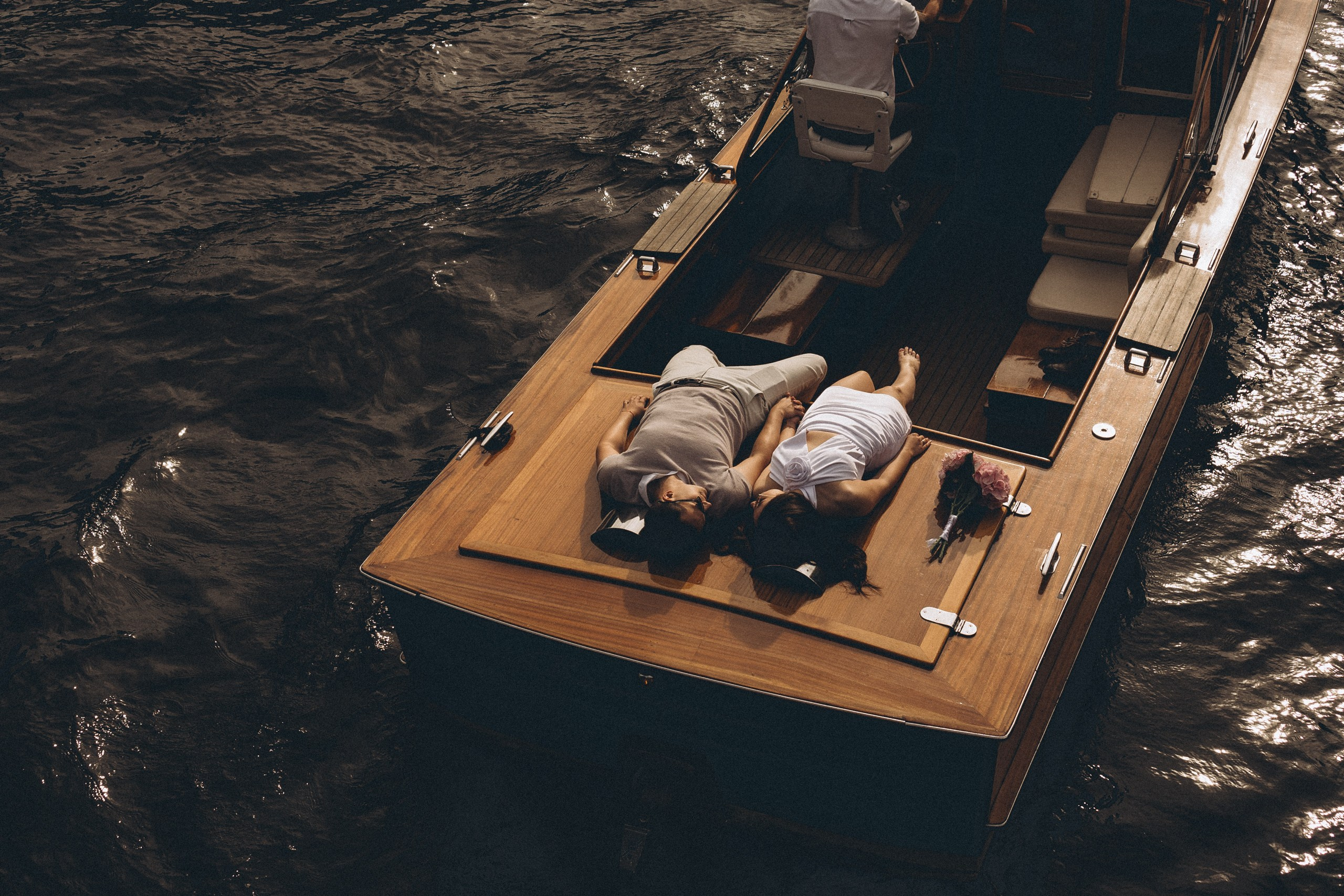 СВАДЕНБНАЯ СЬЕМКА НА КАТЕРЕ ПО КАНАЛАМ САНКТ-ПЕТЕРБУРГА И В АКВАТОРИИ НЕВЫ. Профессиональный фотограф, Санкт-Петербург — Виктория Богомолова