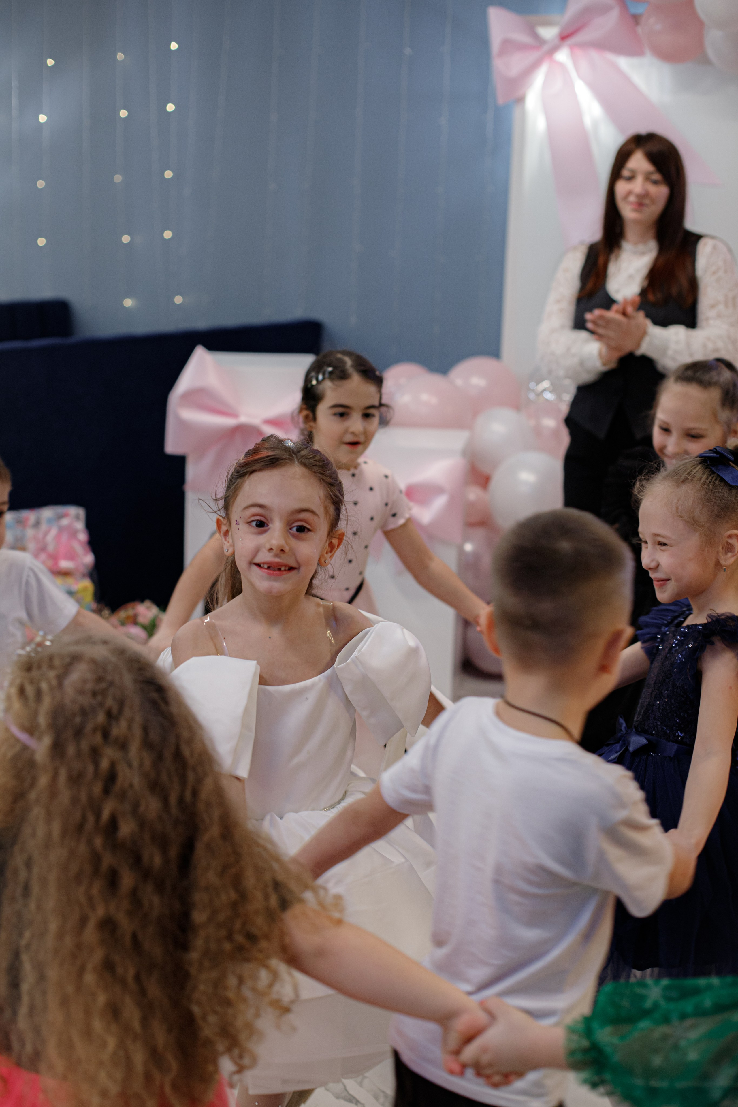 ASIA'S BIRTHDAY PARTY. Photokarish