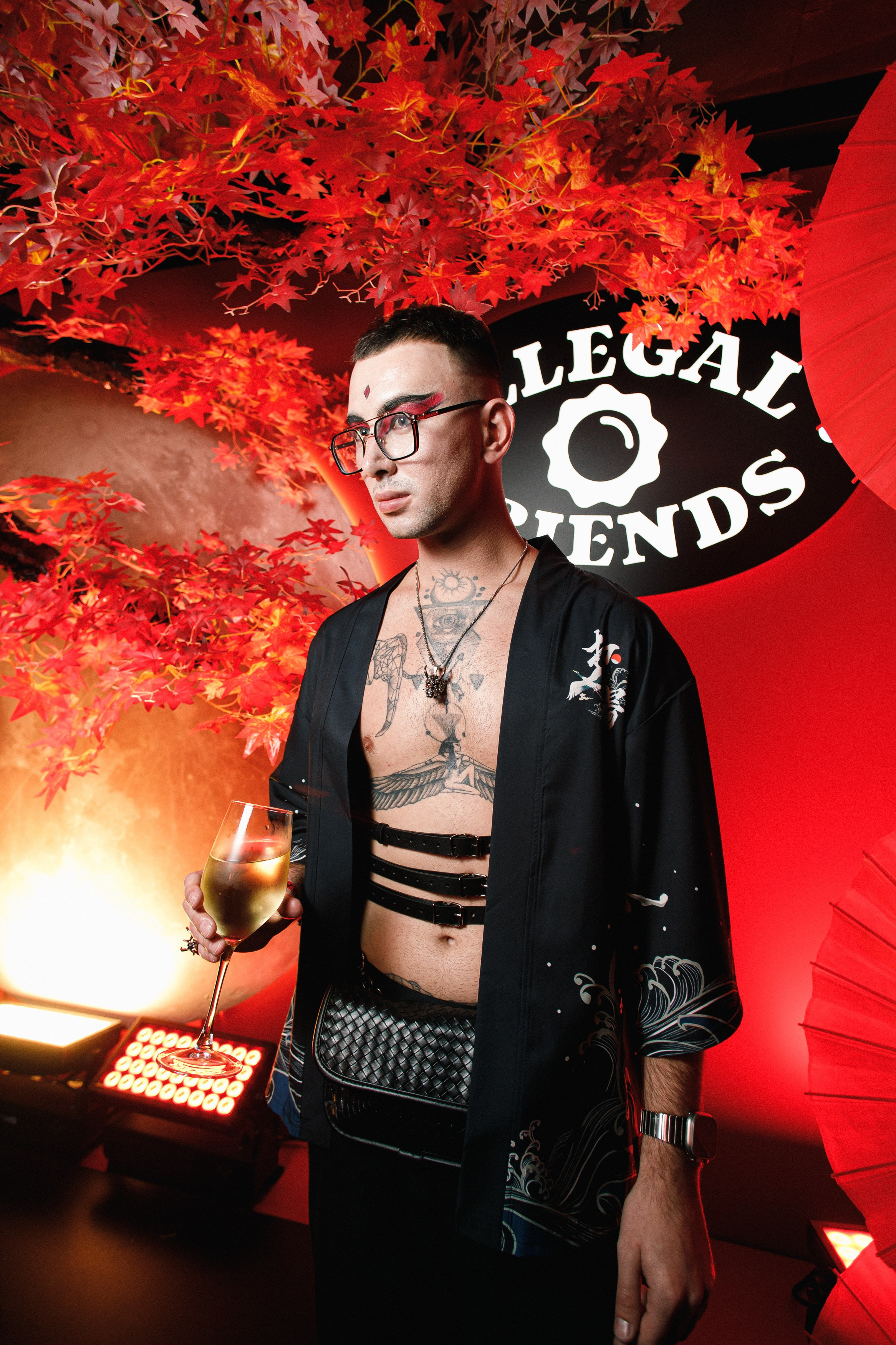 ILLEGAL FRIENDS | ASIA. СВОИ. ФОТООТЧЕТЫ-СОБЫТИЯ-МЕСТА