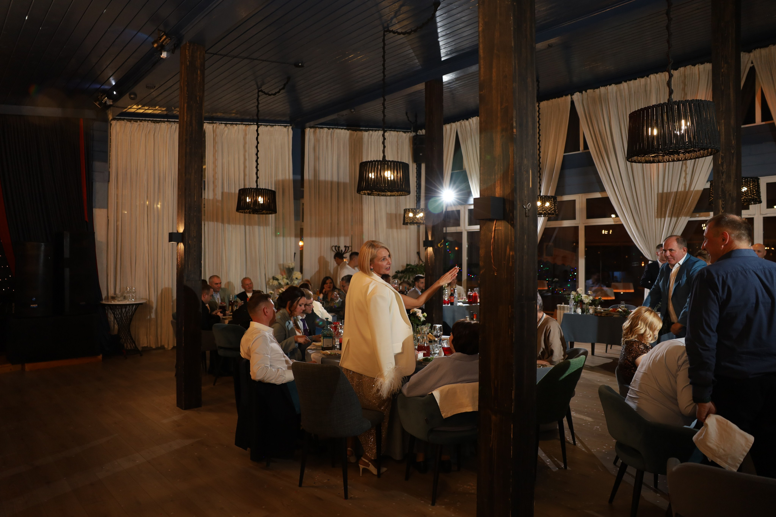 𝒜𝓇𝓉𝑒𝓂 & 𝐿𝓎𝓊𝓈𝓎𝒶 (𝓇𝑒𝓈𝓉𝒶𝓊𝓇𝒶𝓃𝓉). 𝑀𝑜𝓈𝒸𝑜𝓌. Свадебный фотограф в Санкт-Петербурге