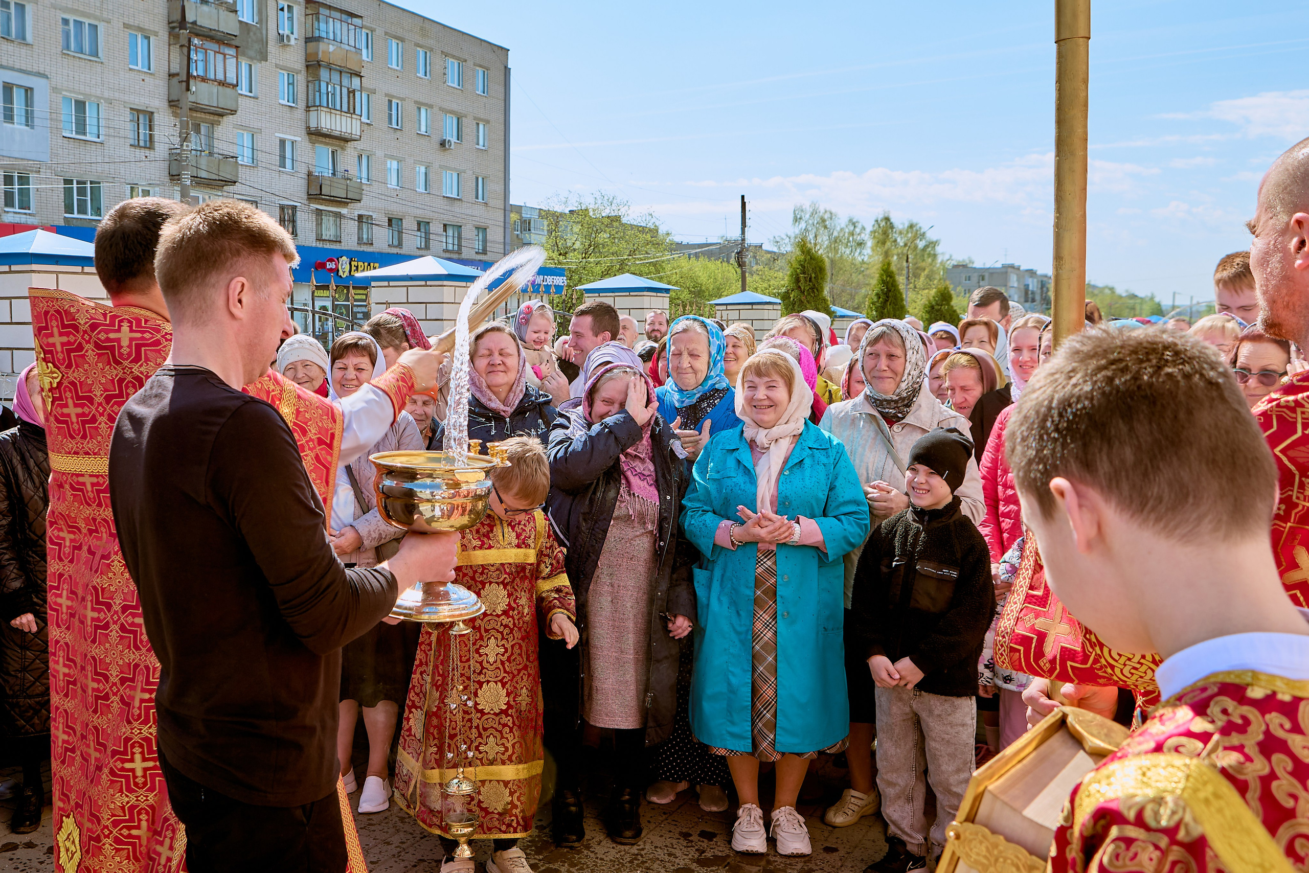 Фотографии Литургии в Праздник Святых Жен Мироносиц