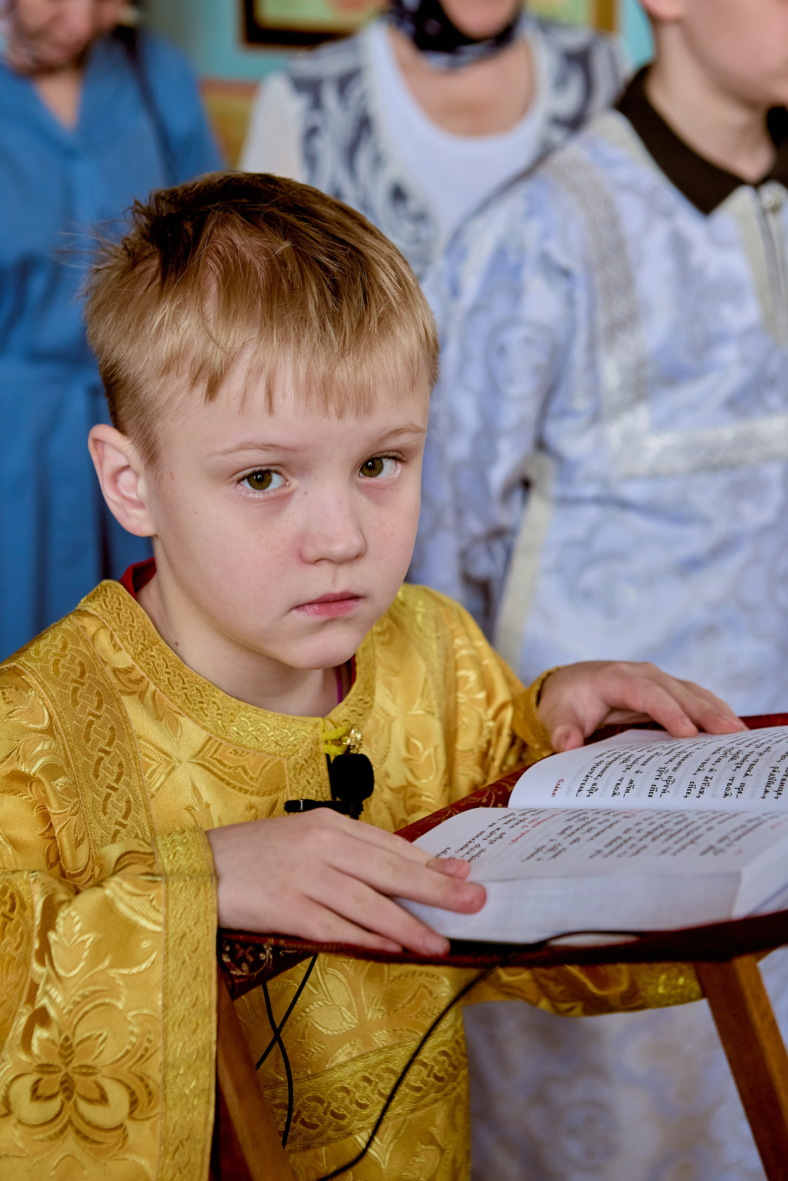 Светлая атмосфера детской молитвы в храме в День защиты детей, кадр Николая Голованова, г. Дзержинск.