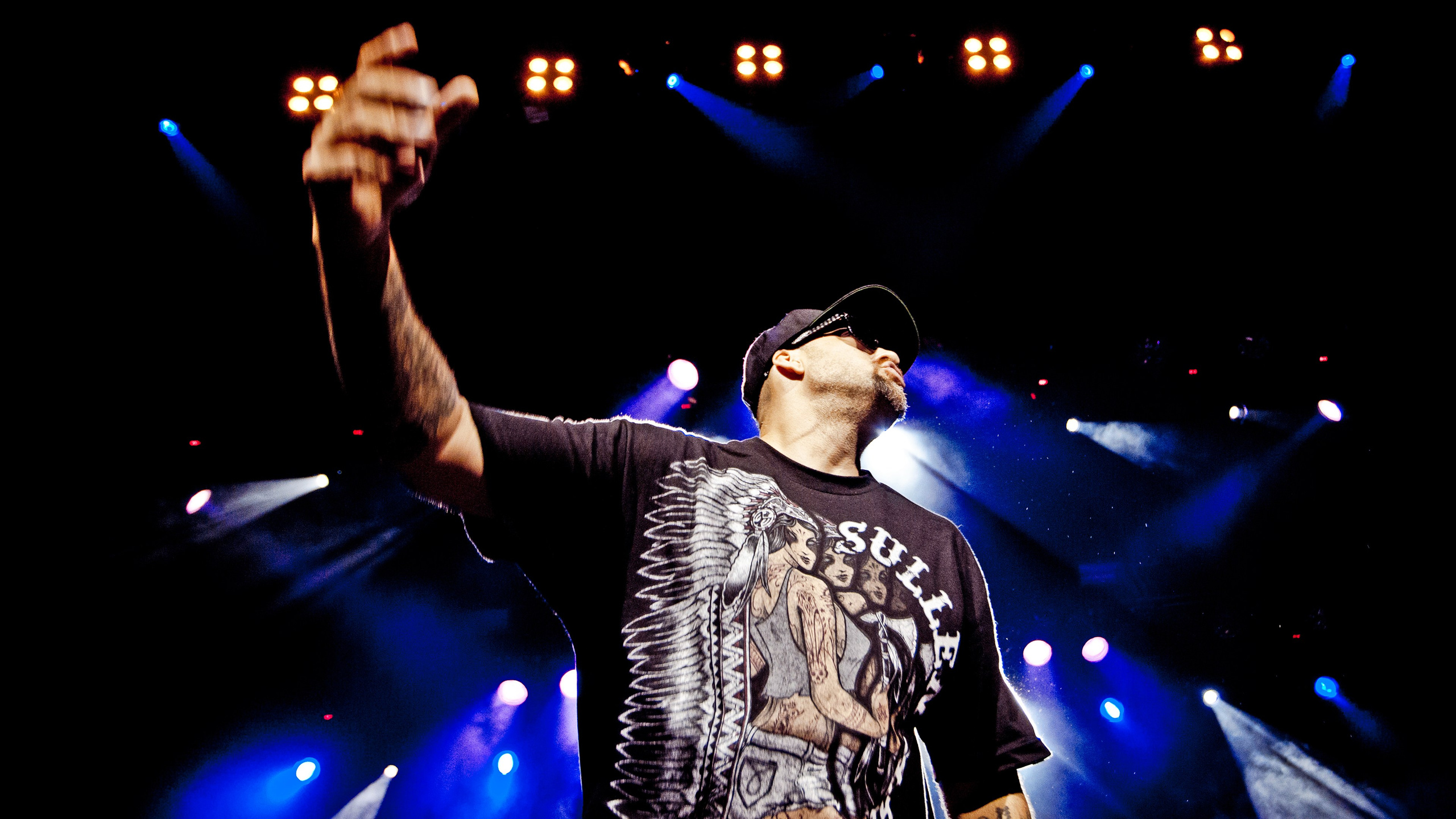 Виталий Кривцов  Музыкальный и концертный фотограф Фотосъёмка артистов, концертов и фестивалей Виталий Кривцов За кулисами музыки в кадре. Репортажный, event, концертный и backstage фотограф из Москвы Виталий Кривцов