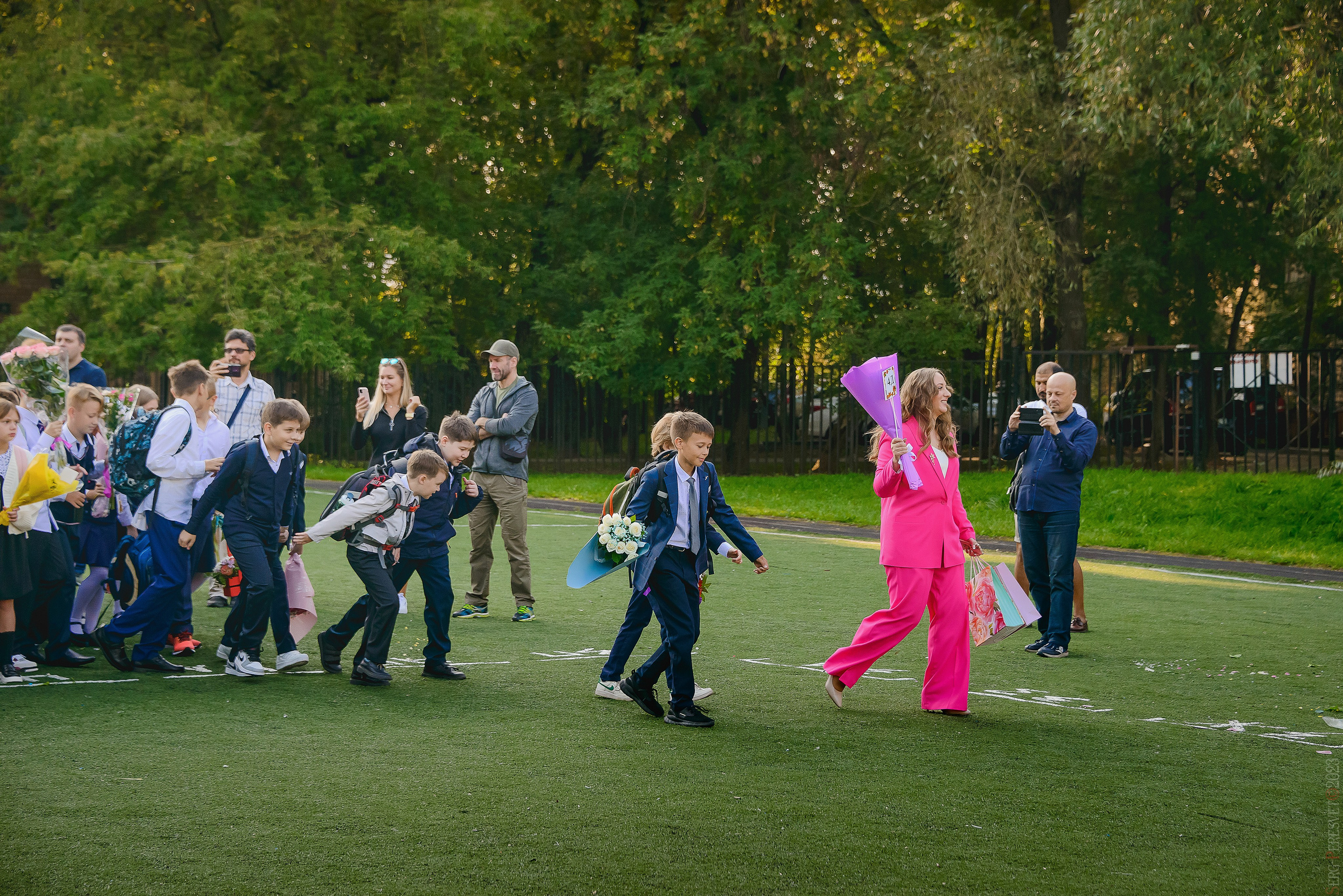 Фотосъемка на 1 сентября в школу, детский сад, фотограф Пересвет. Ваш фотограф на праздник в Москве, Раменском, Жуковском, Люберцах