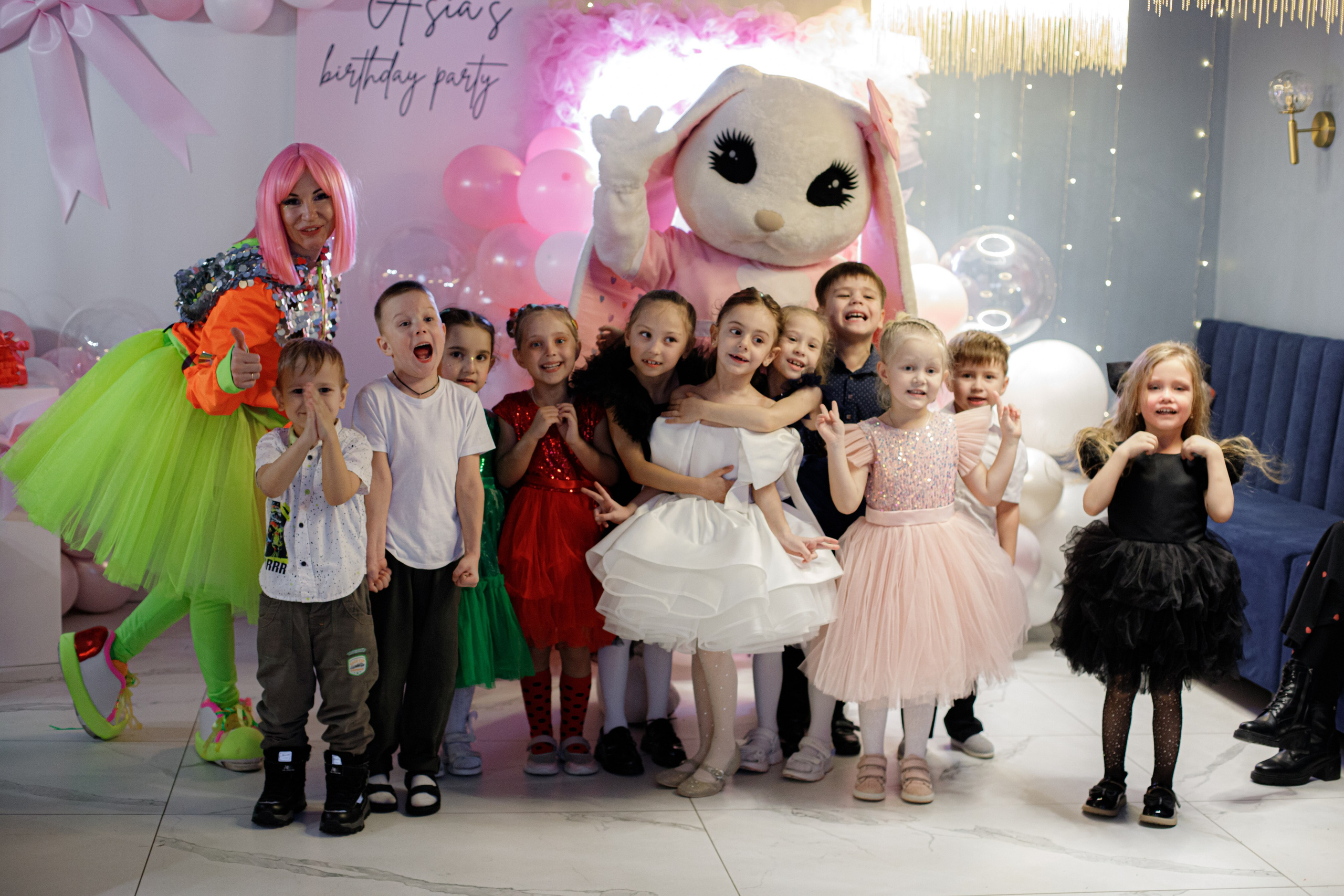 ASIA'S BIRTHDAY PARTY. Photokarish