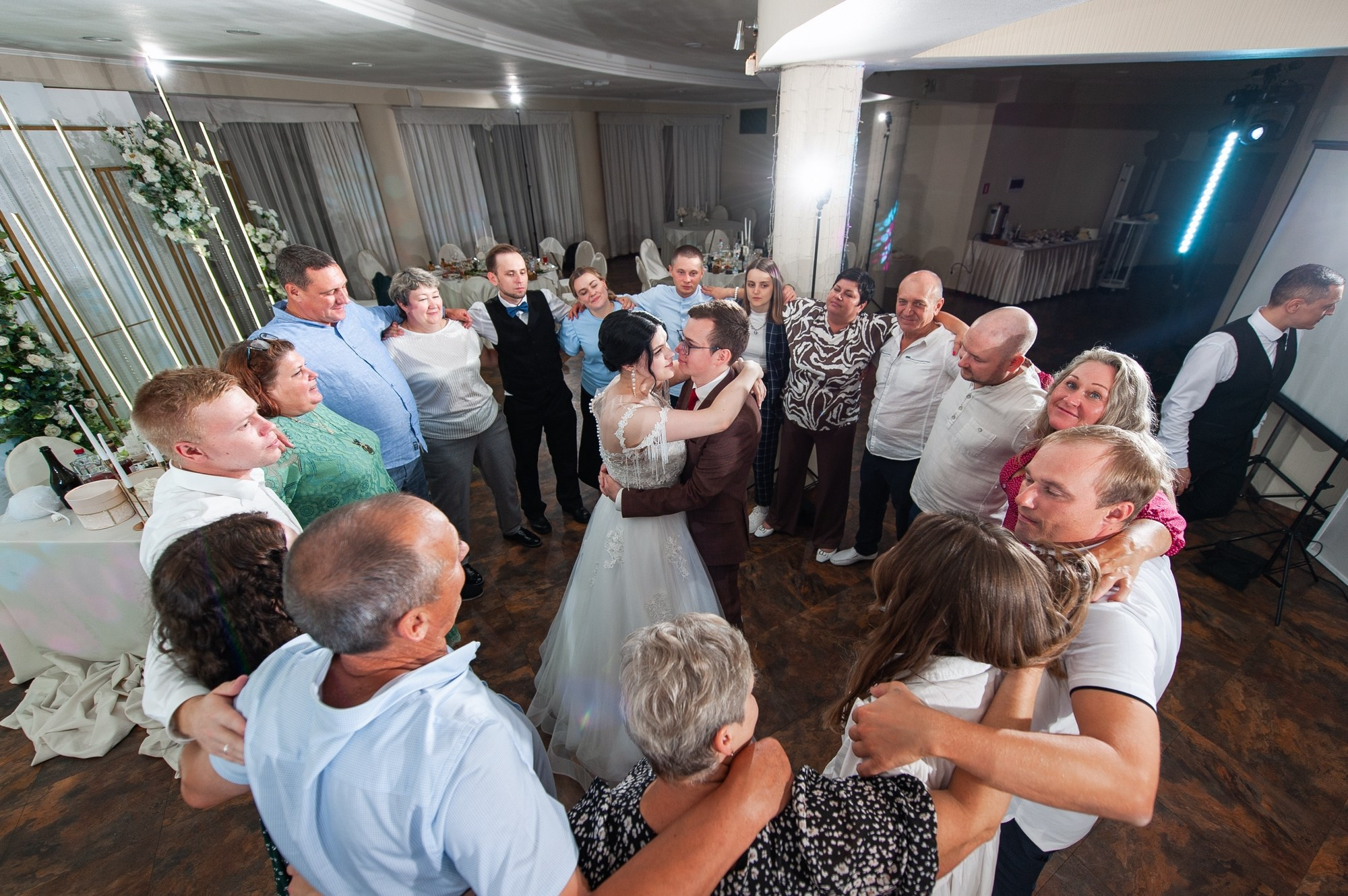 Центральная свадьба. Свадебный и семейный фотограф в Омске Мормулев Михаил