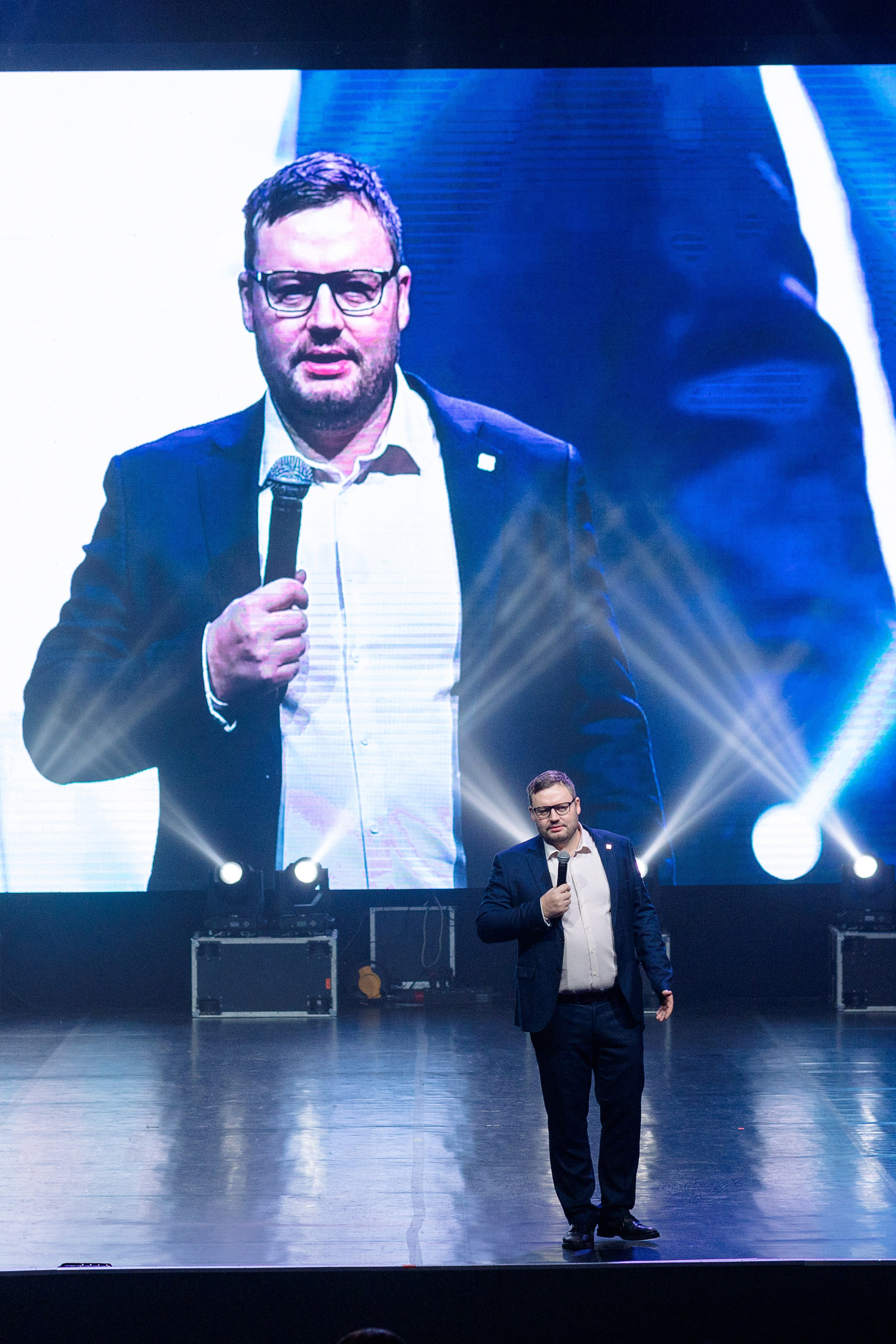 РЕПОРТАЖ: НОВЫЙ ГОД В ДК МЕТАЛЛУРГ. Профессиональный фотограф в Ижевске Леша Петров