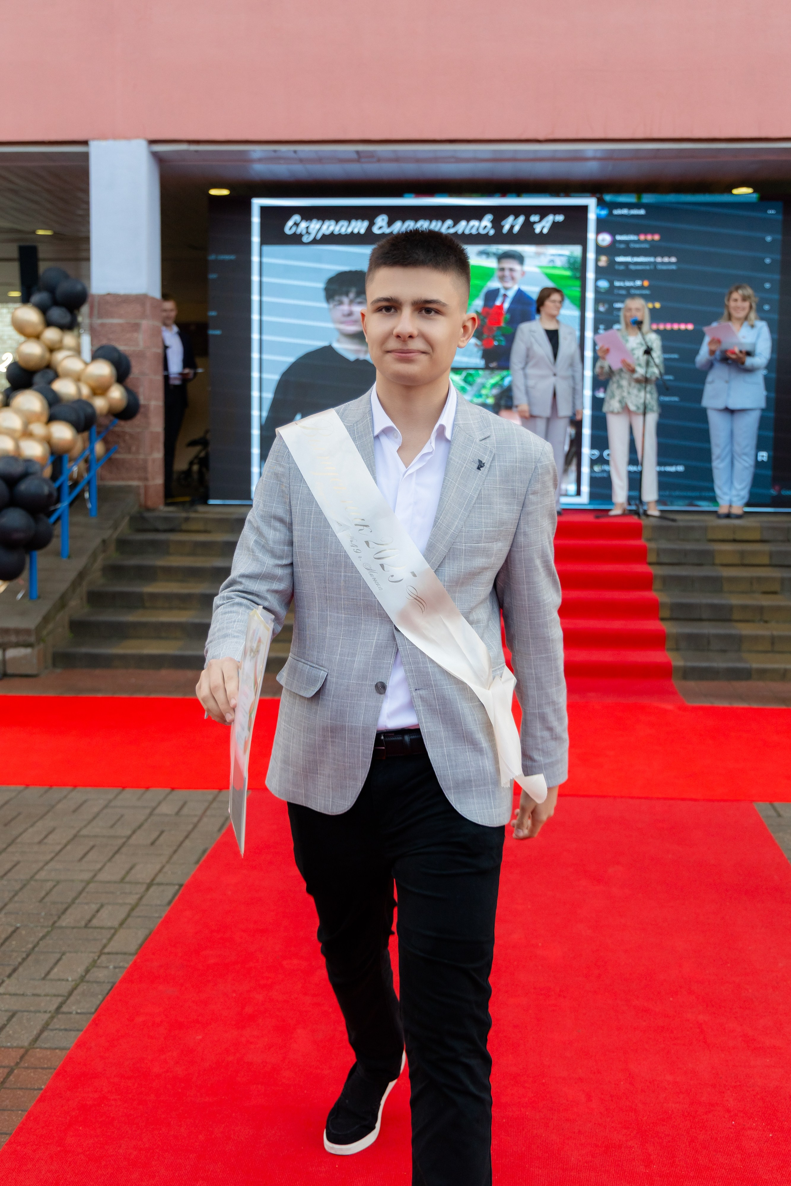 Школьный выпускной 2025 год в Минске, Беларуси. Свадебный фотограф в Минске/Беларуси Сергей Спиридонов