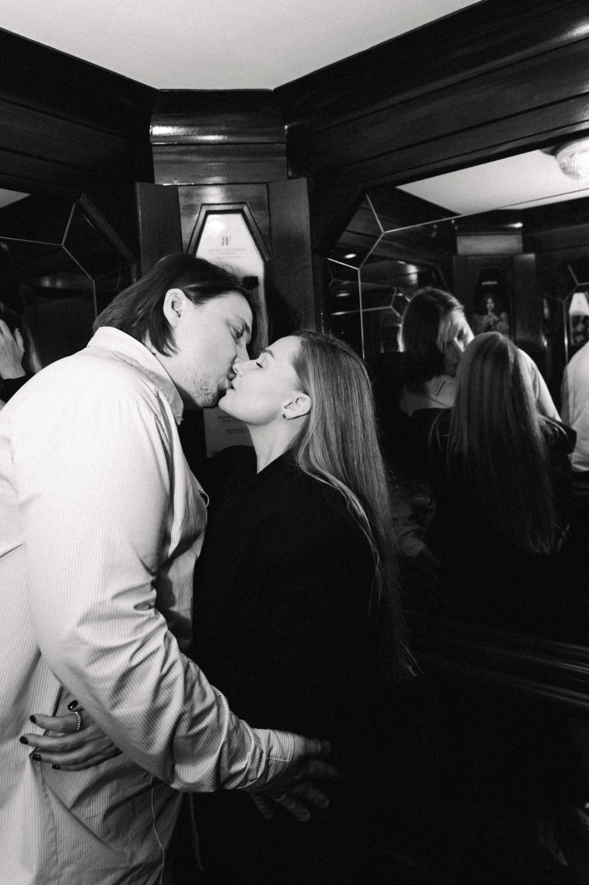 Даша и Витя в Астории. Репортажный и портретный фотограф в Санкт-Петербурге Степлевич Дарья