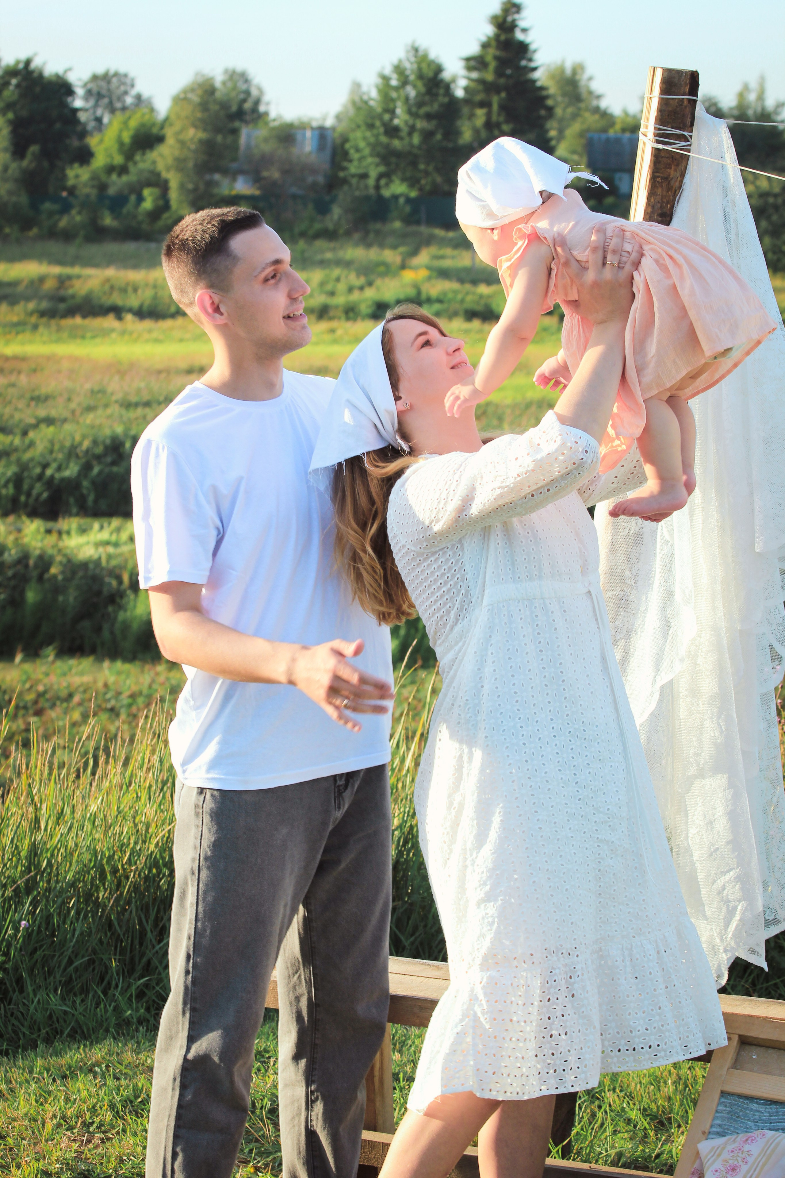 Семейная фотосессия на природе — тёплые моменты под открытым небом. Портретный фотограф в Санкт-Петербурге Савельева Ольга