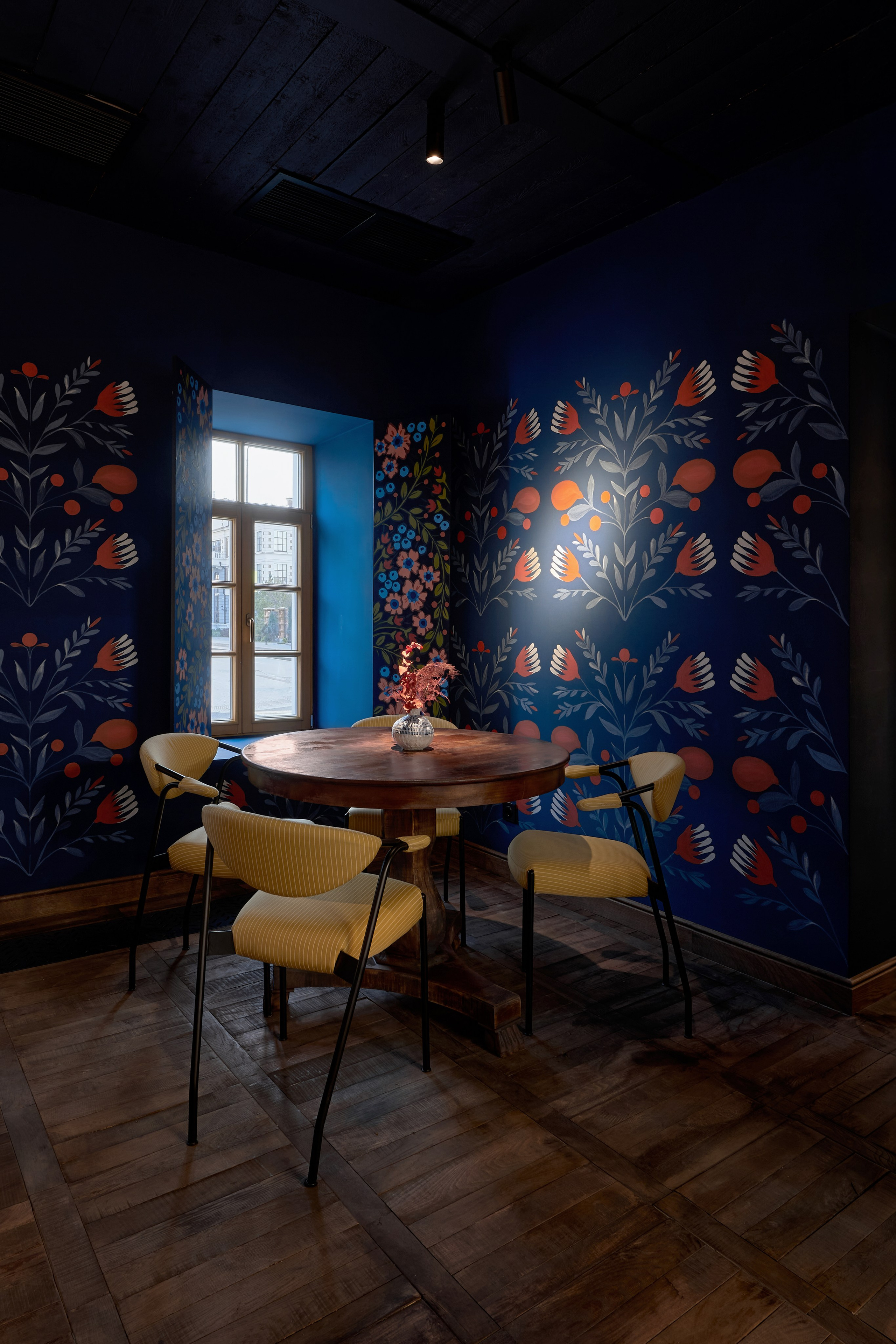 Ресторан «Голубчик», Екатеринбург, 2025. Елена Берсенева, фотограф