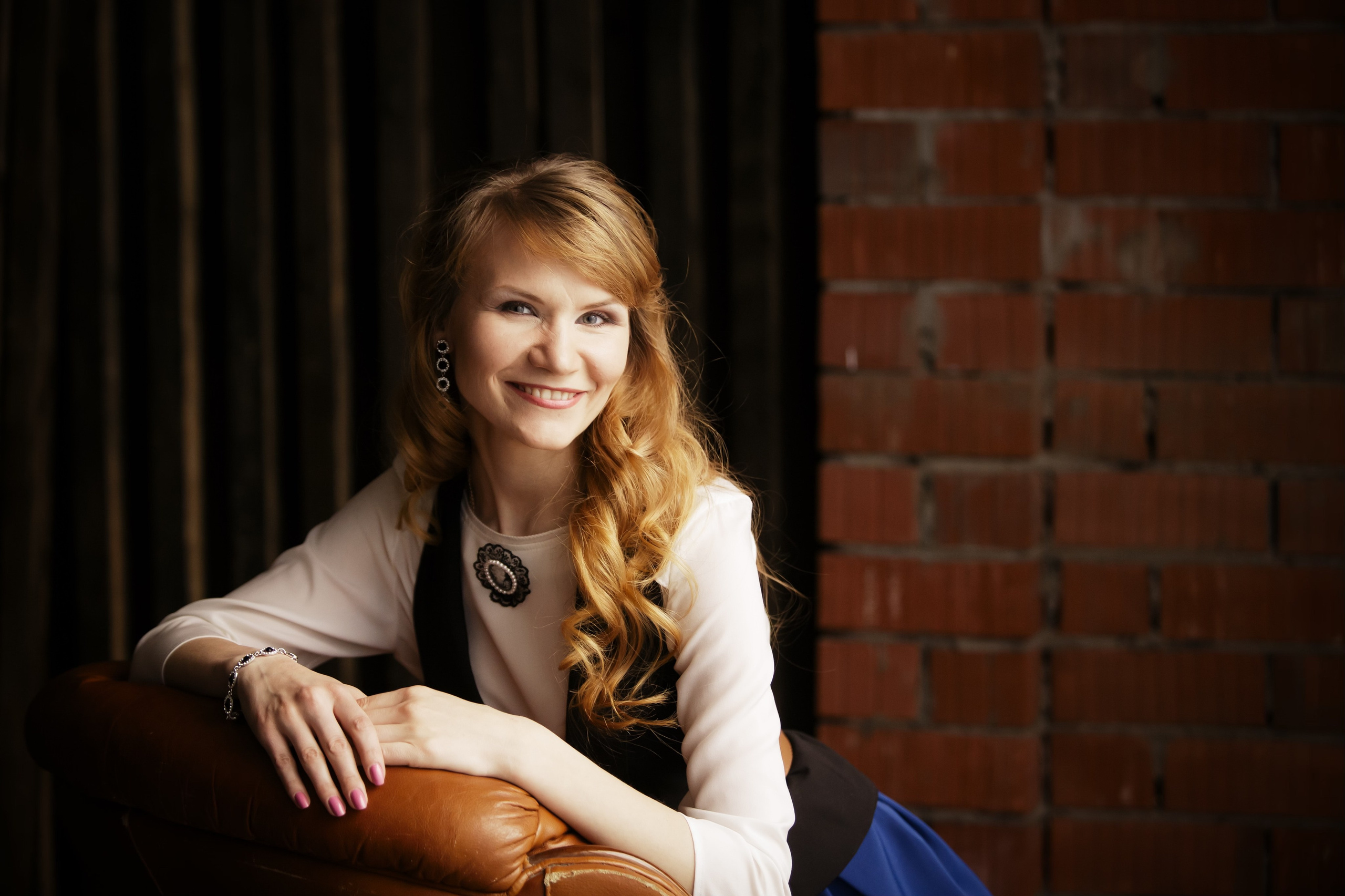 Съемка для двух сестер в студии. Фотографы в Москве Светлана Устинова и Сергей Грачев