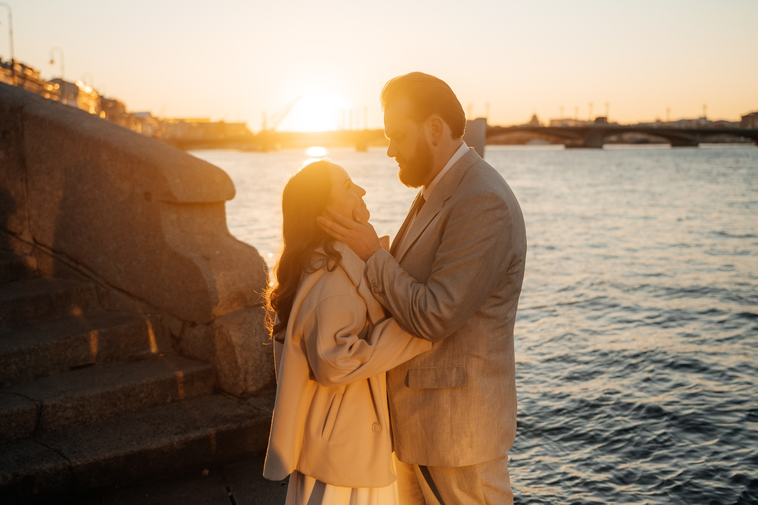 Свадебная фотосессия в Эрмитаже. Свадебный фотограф Александр Невский в Санкт-Петербурге