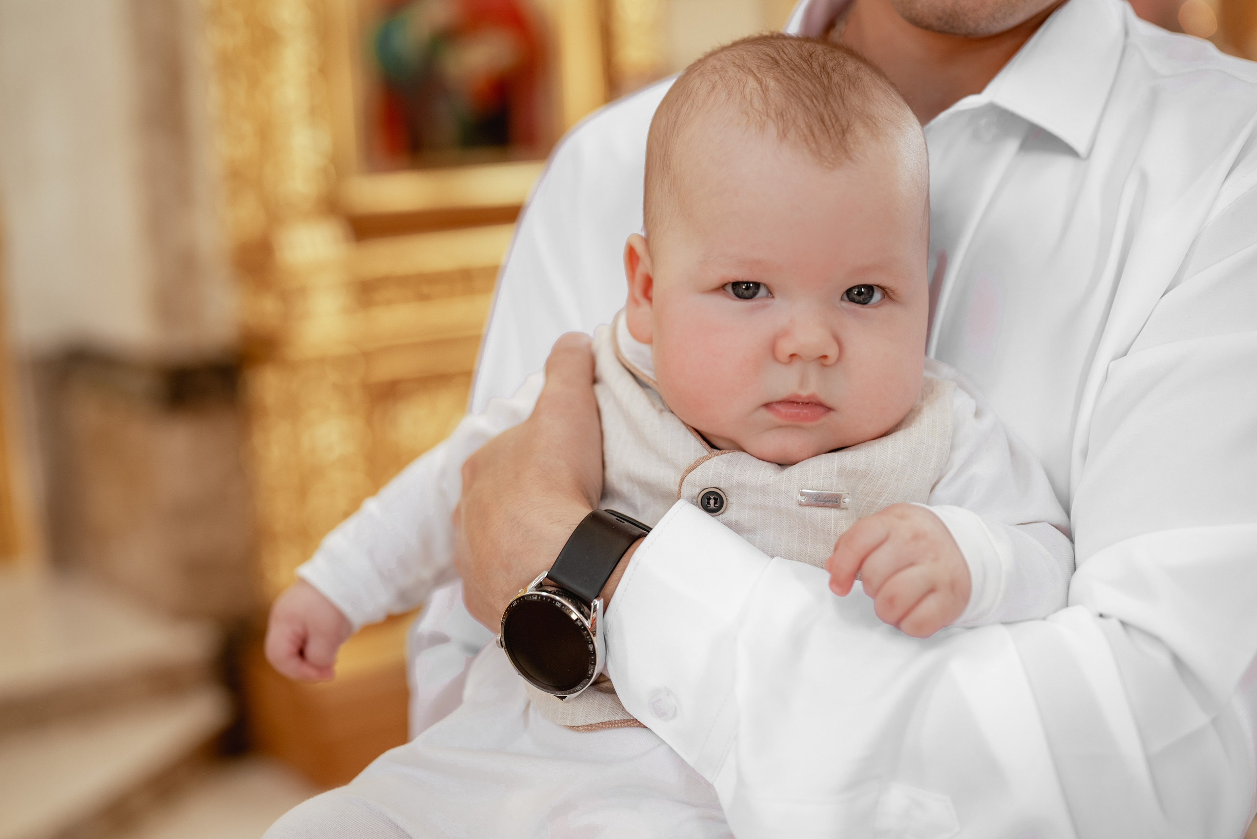 Крещение в светлом храме. Юлия Басня семейный и свадебный фотограф в Донецке