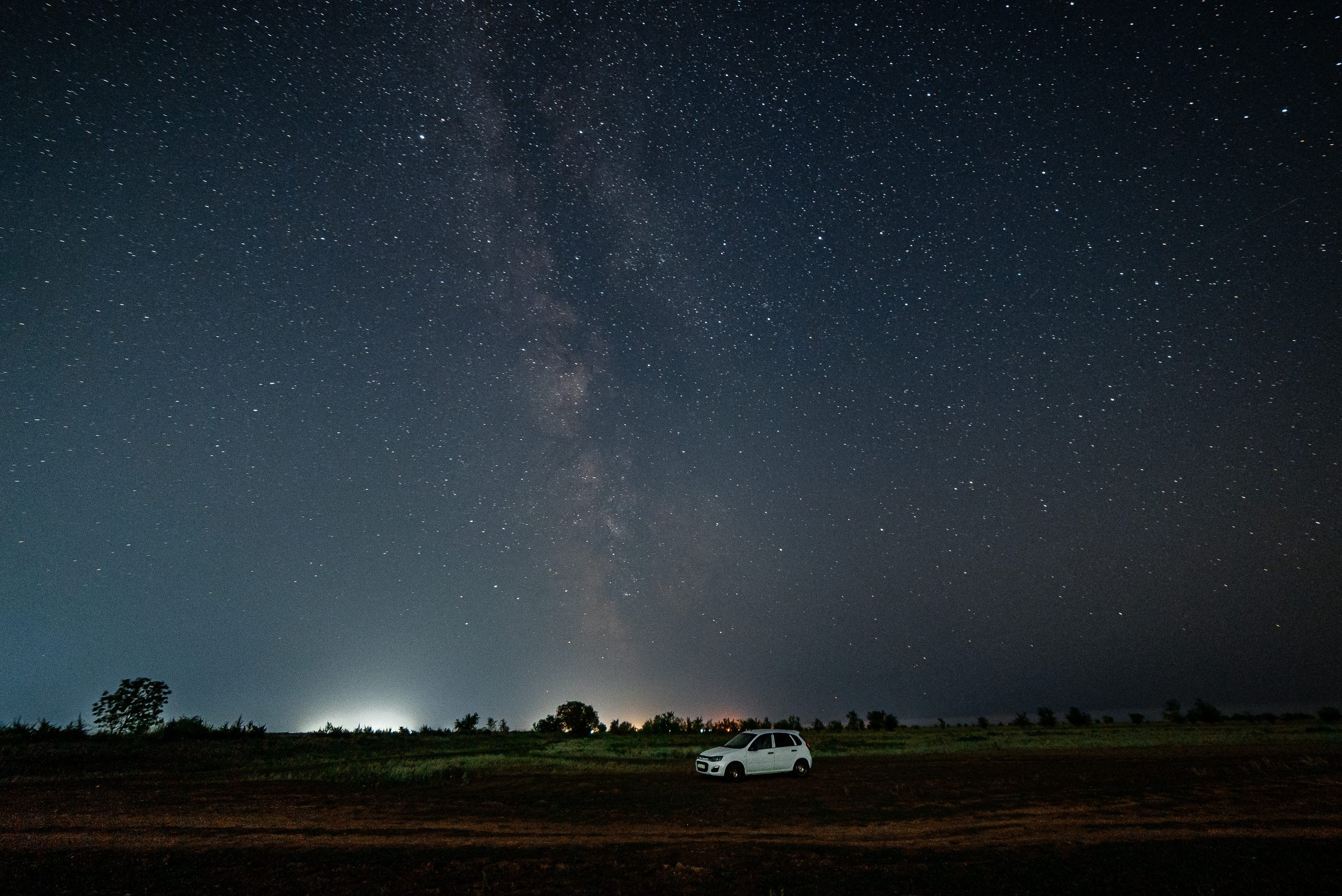 Млечный путь, звёзды, автомобиль калина