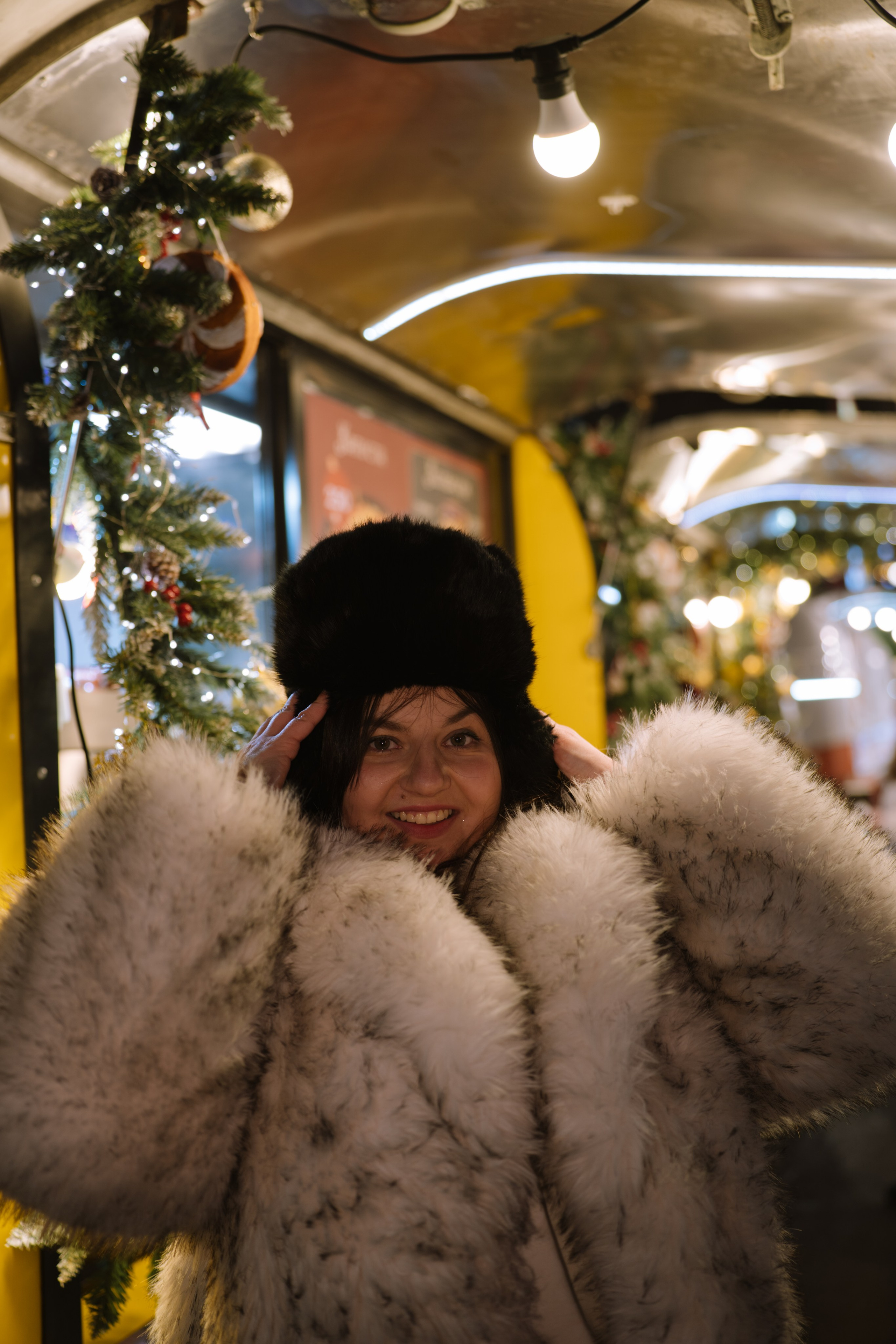 ПРОГУЛКА НА МАНЕЖНОЙ ПЛОЩАДИ ДЛЯ ДЕВУШКИ ПЕРЕД НОВЫМ ГОДОМ (НОВОГОДНЯЯ ФОТОСЕССИИЯ НА МАНЕЖНОЙ ПЛОЩАДИ). Профессиональный фотограф, Санкт-Петербург — Виктория Богомолова