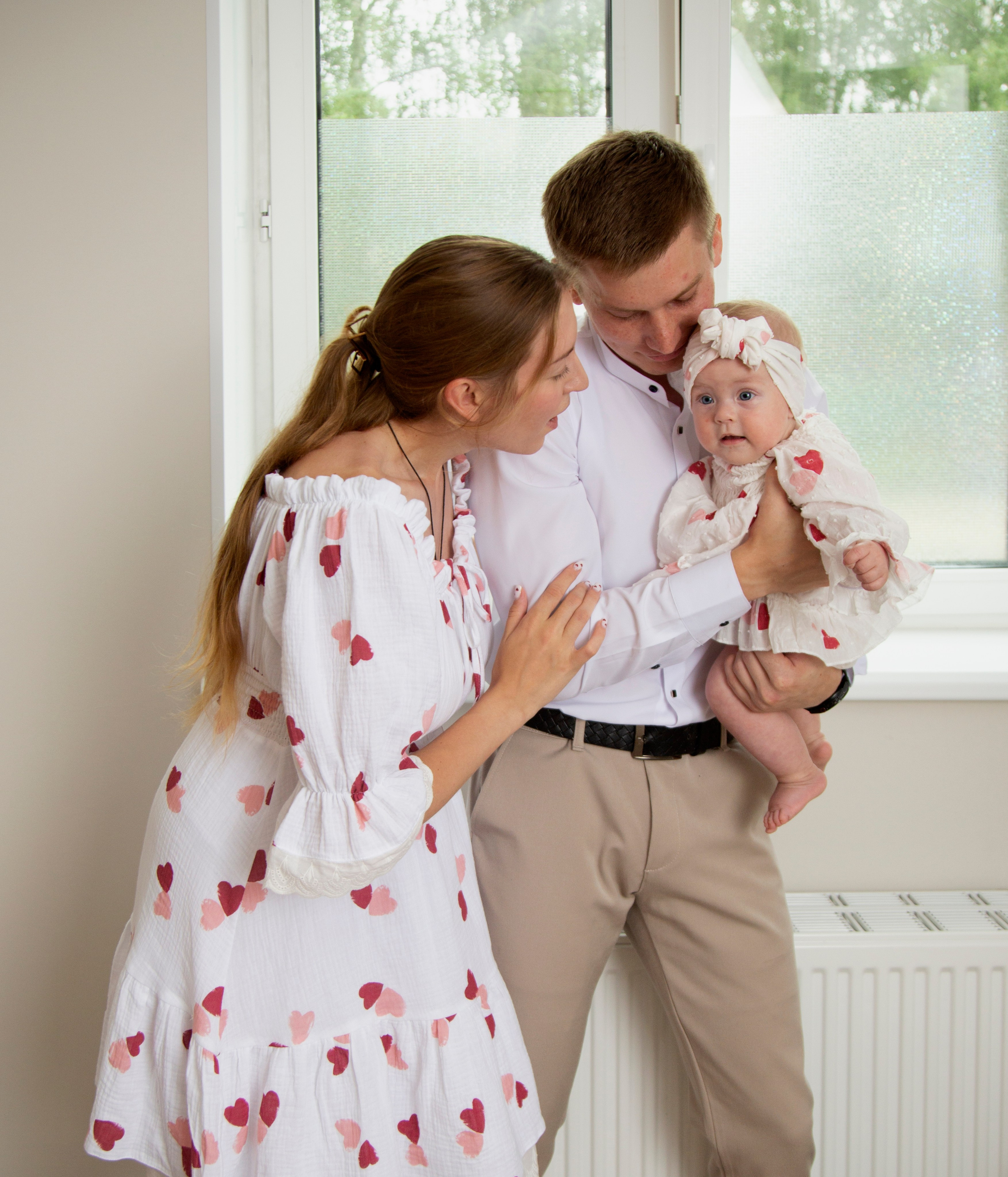 Семейная фотосессия с детьми в Москве дома. Фотосессия в студии в Москве от профессионального фотографа услуги по доступным ценам