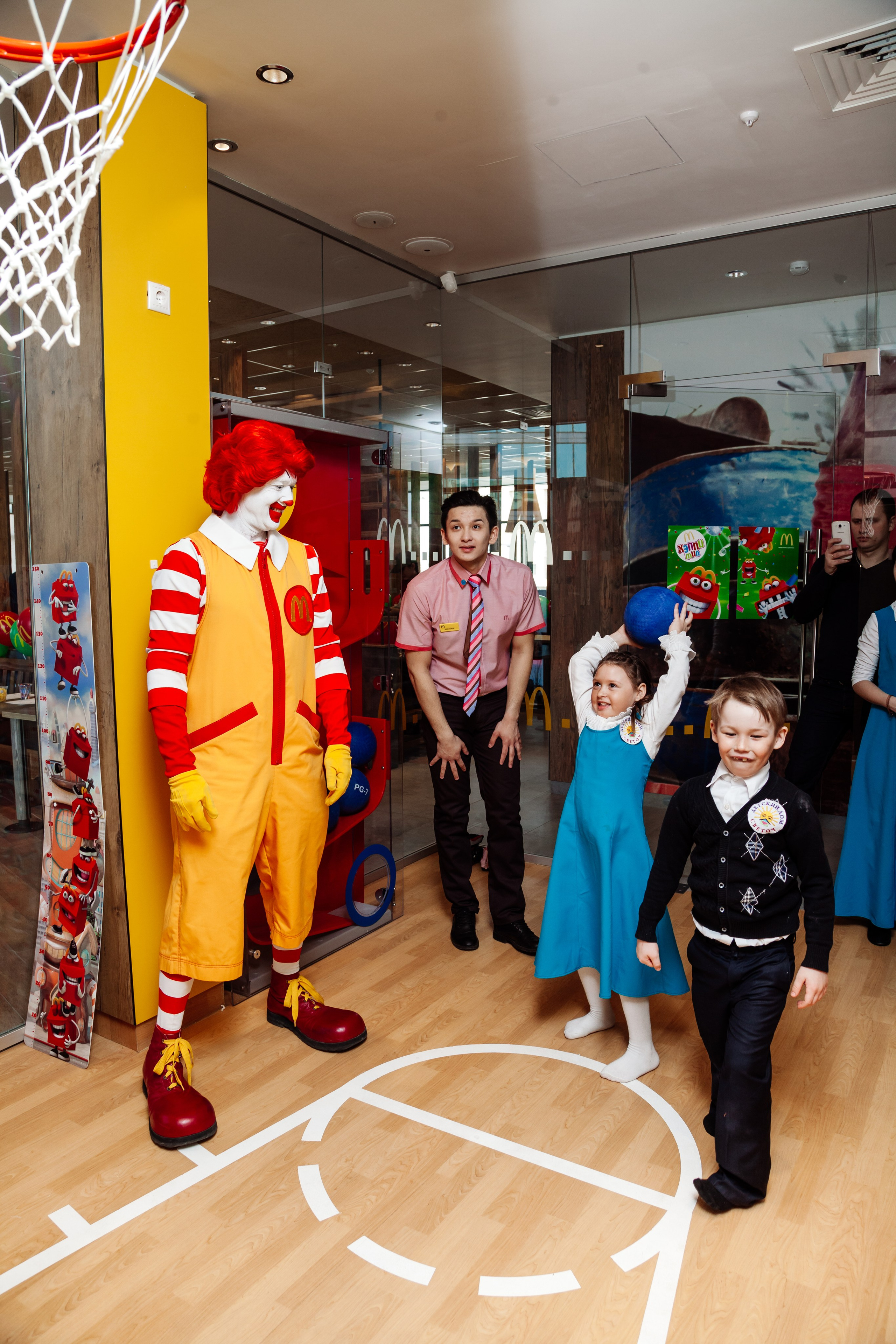 McDonald’s opening in Astana. Документальный фотограф Anastasia Palagutina
