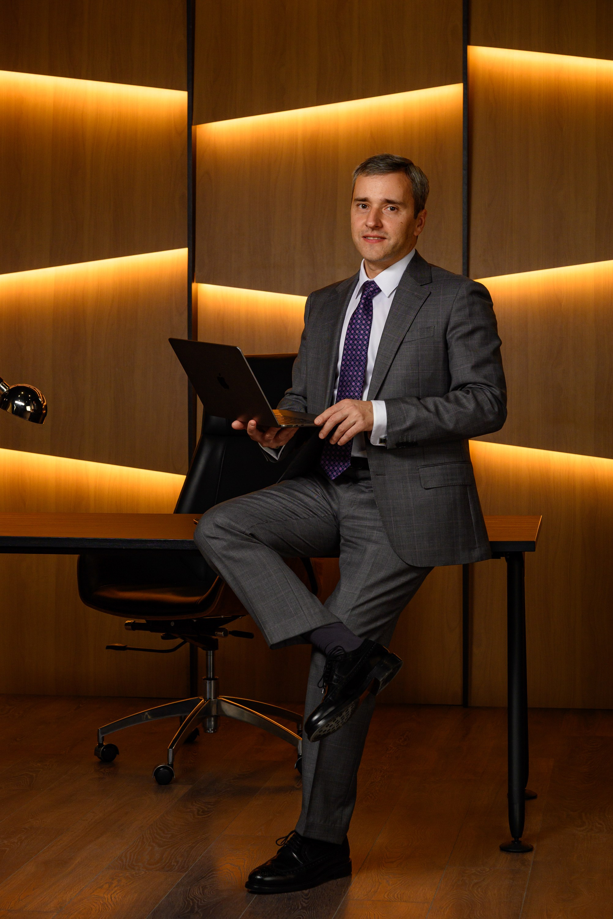 Деловая групповая фотосессия. Компания и фотошкола по созданию контента в Москве