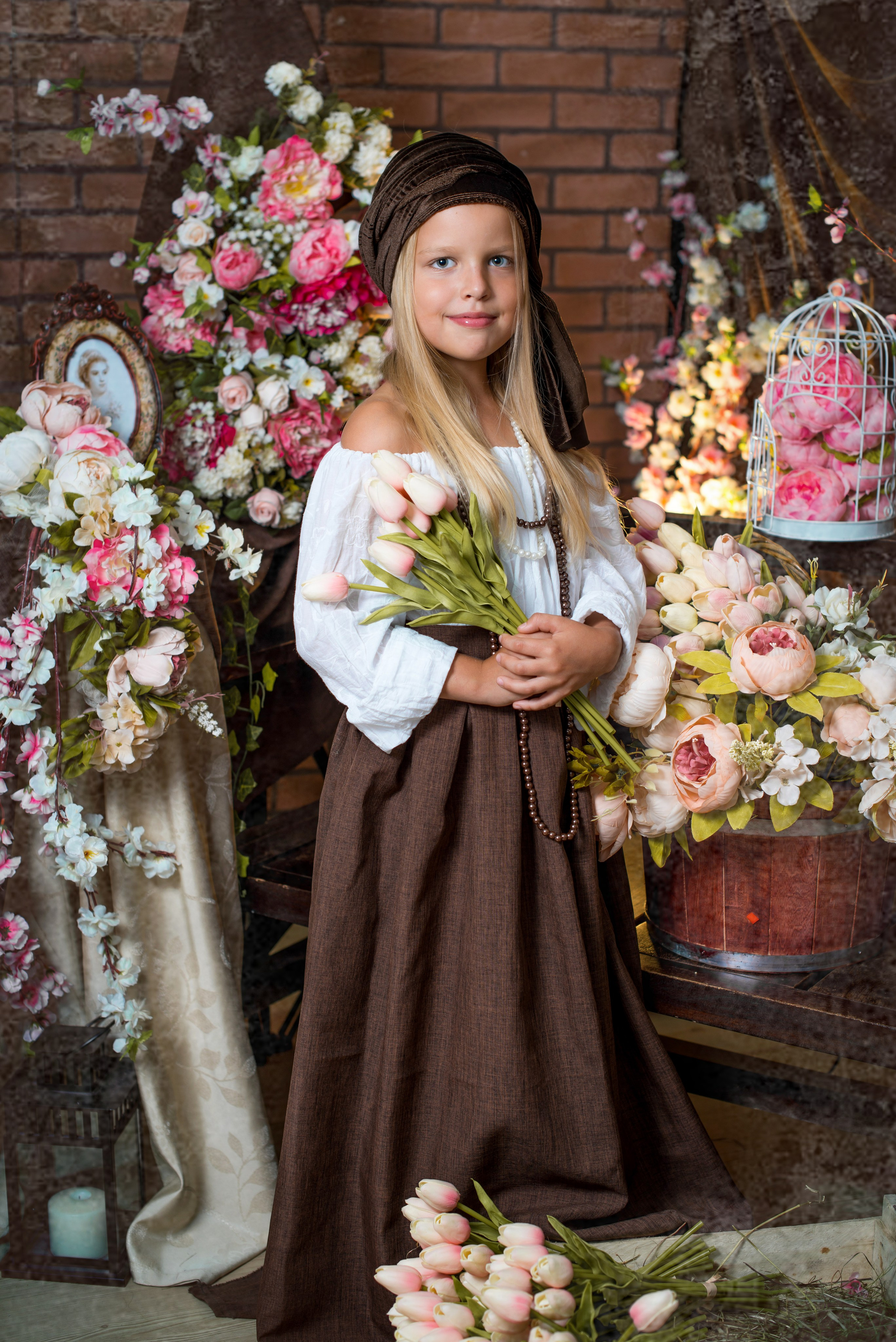 Цветочница. Татьяна Гойда портретный и семейный фотограф Ленск. Выпускные альбомы
