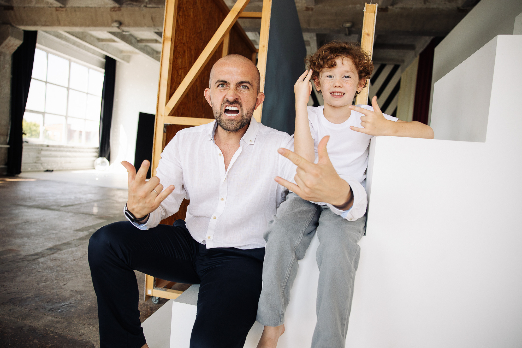 На белом фоне