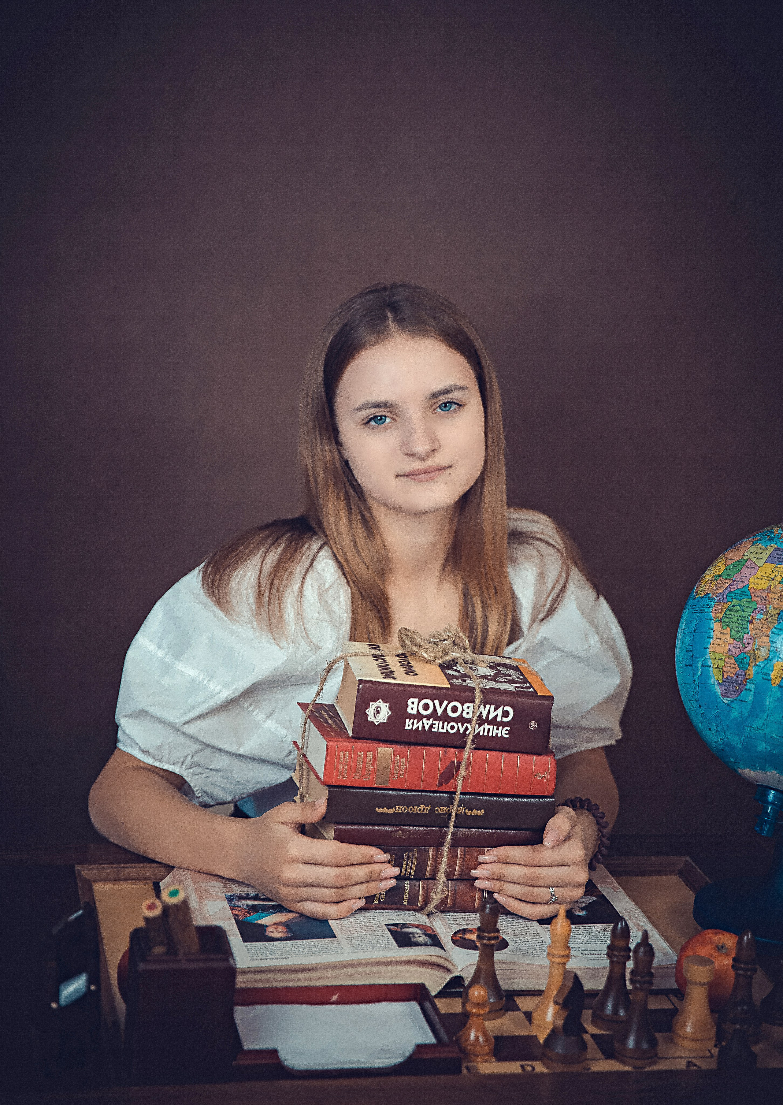 ПОРТРЕТЫ НА ЦВЕТНОМ ФОНЕ. Современные Выпускные Альбомы в Ростове-на-Дону