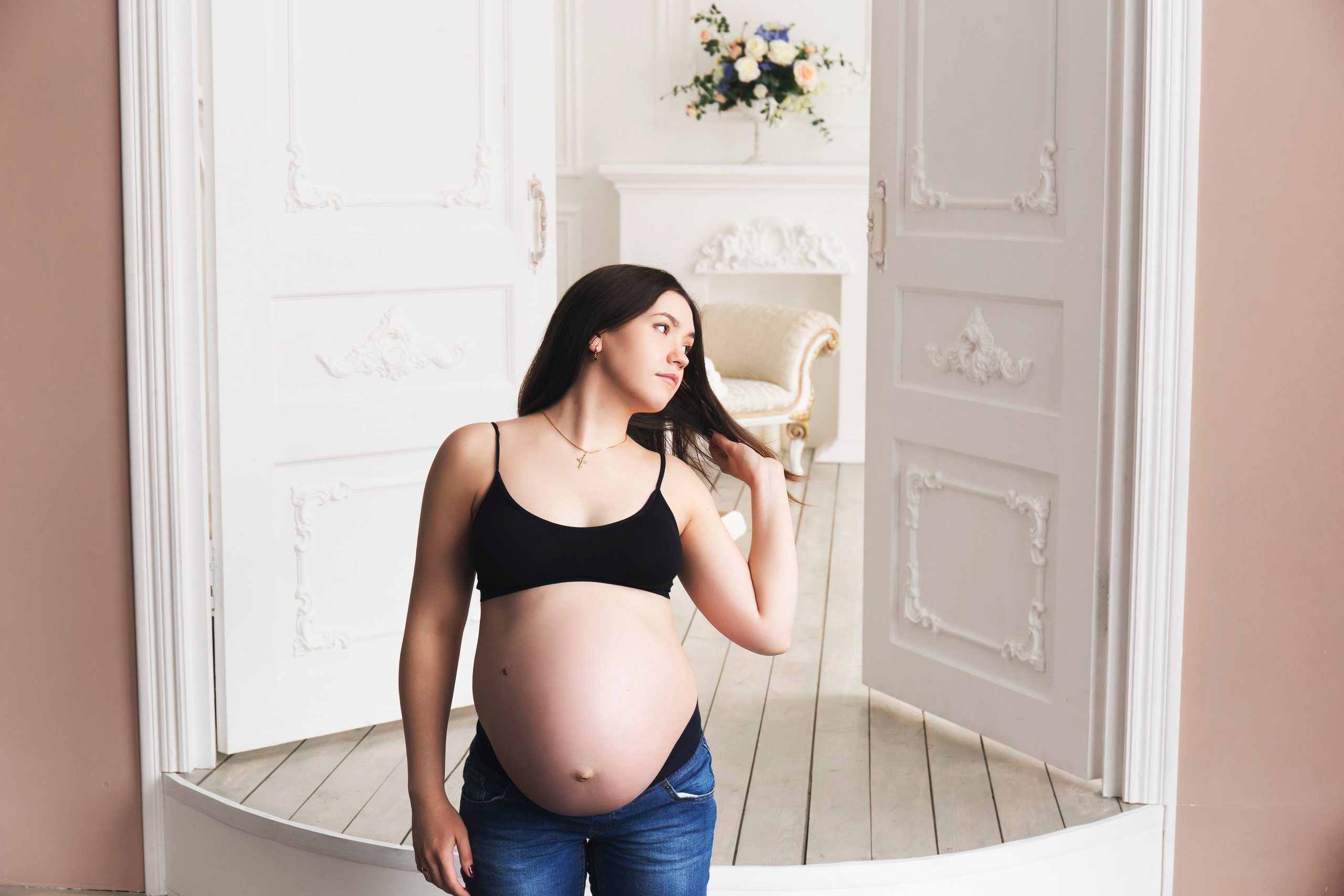 Съемка беременности в студии. Фотограф новорожденных и детский в Сергиевом Посаде Кругликова Юлия