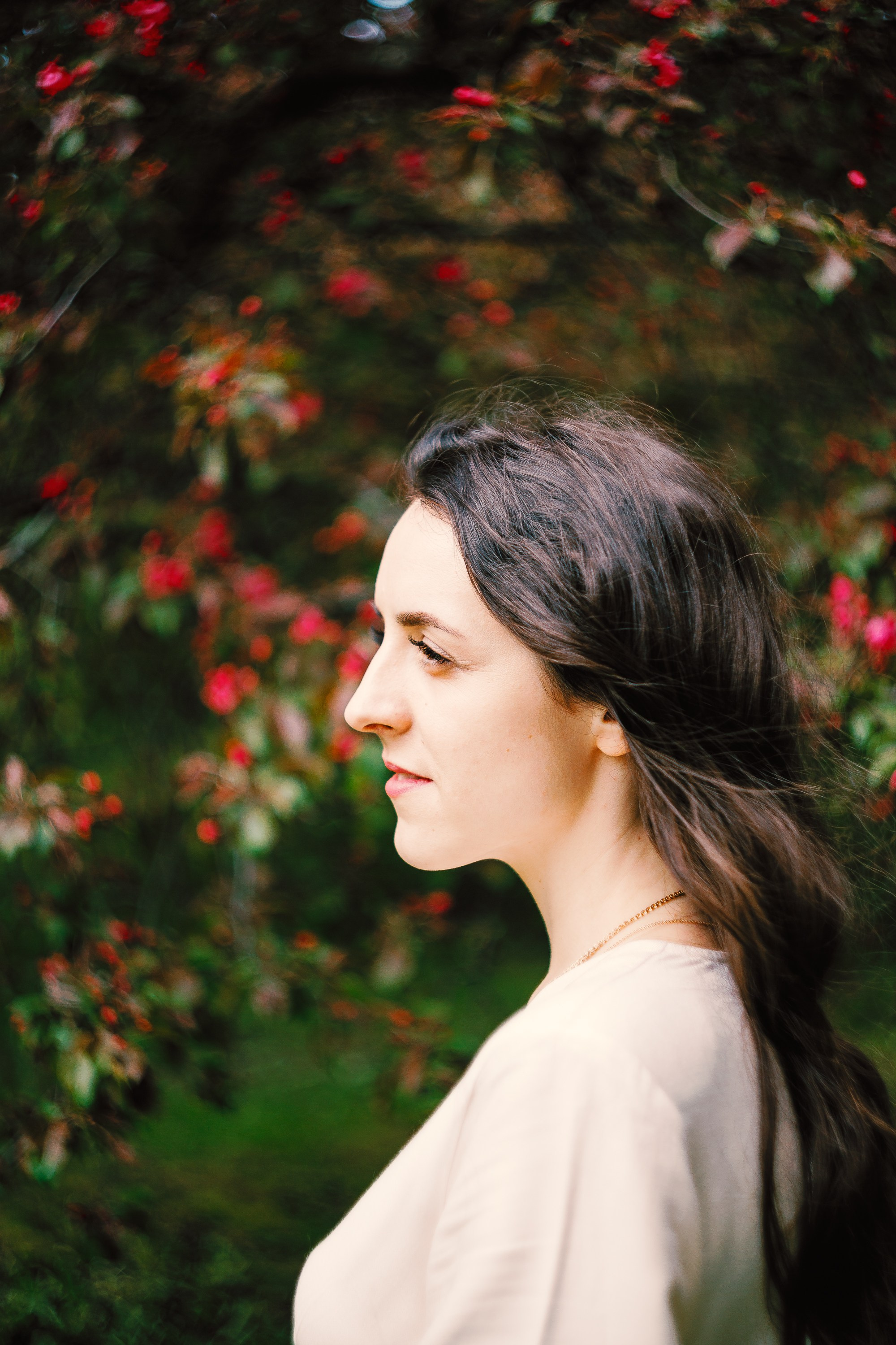 Фотосессия в цветущем саду