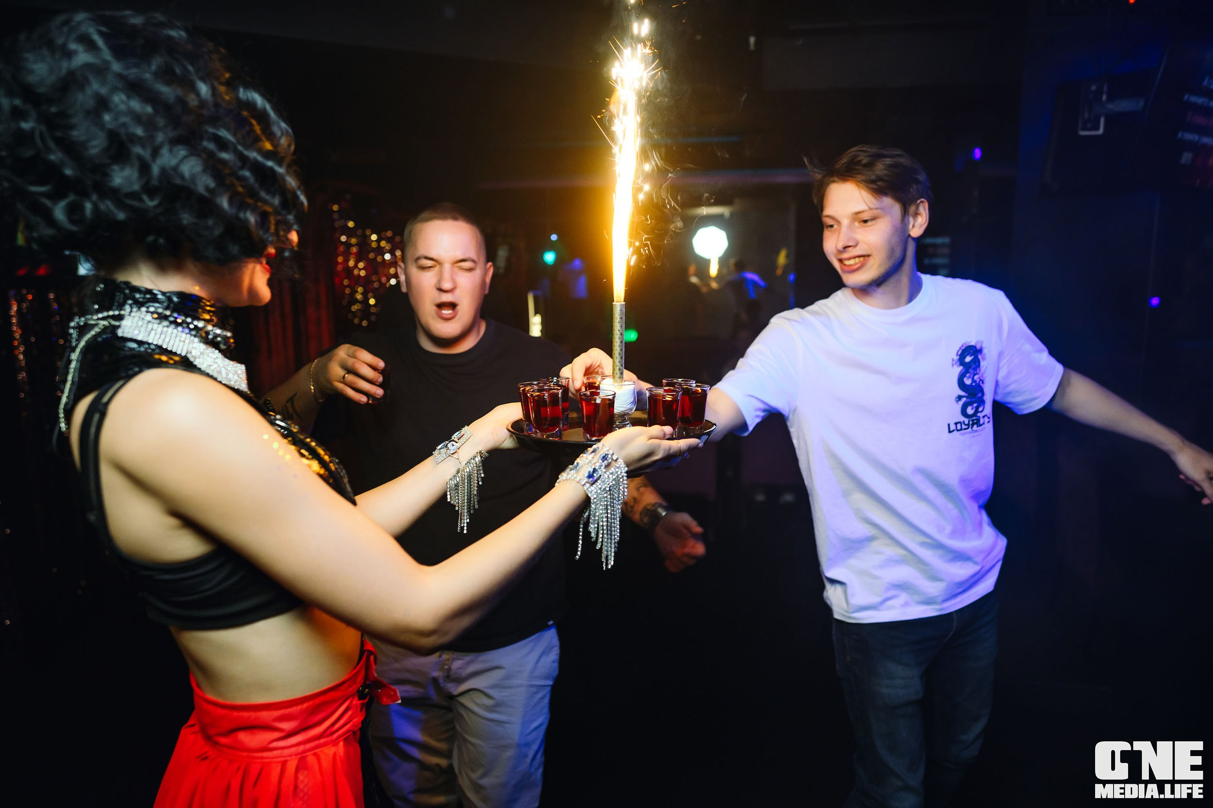 Фоторепортаж с караоке вечеринки в Эйфории. One Media Life: фоторепортажи, фотоотчеты с мероприятий и заведений