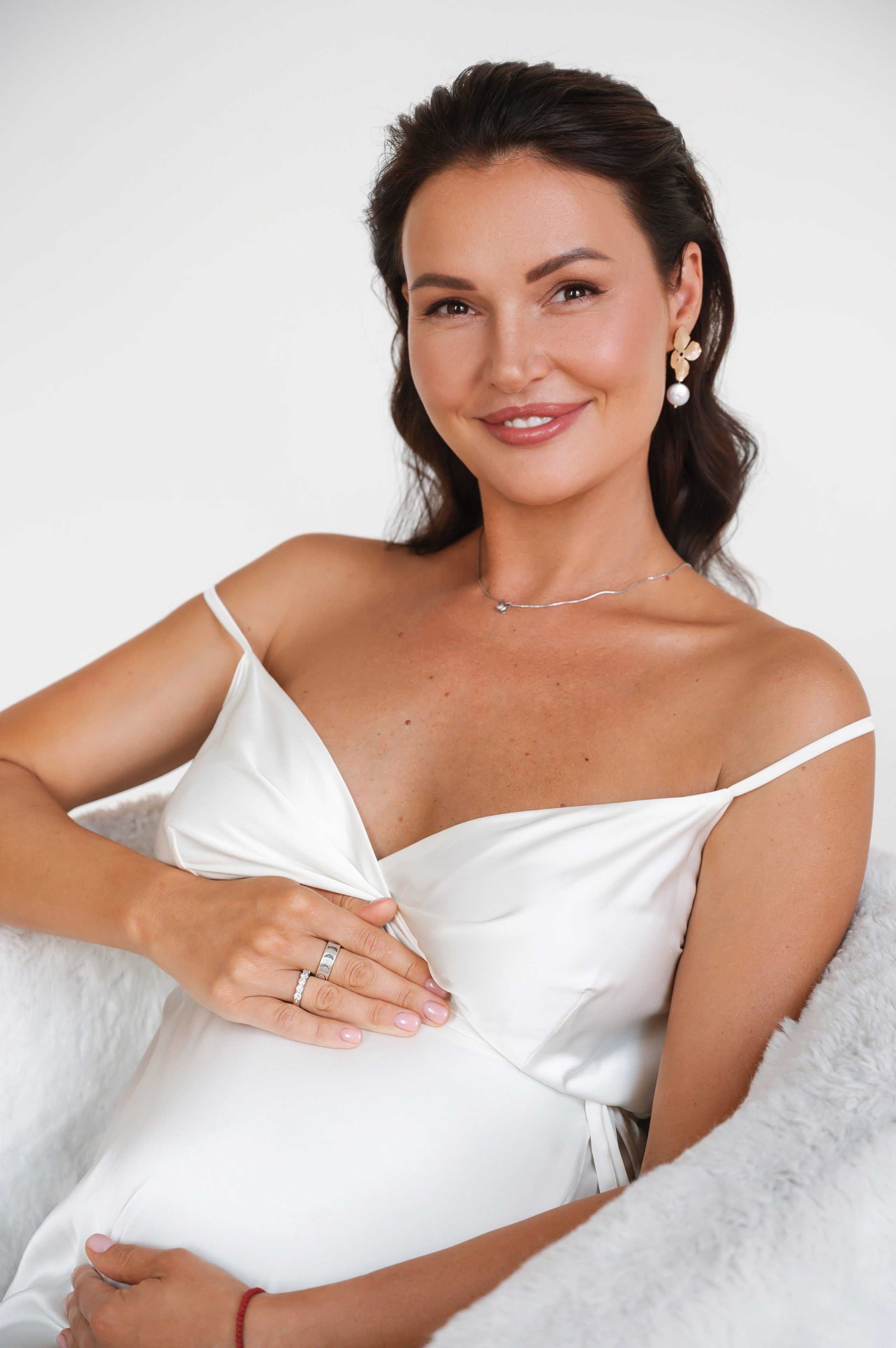 Профессиональный семейный и беременный фотограф в Санкт-Петербурге — Маргарита Иванова. Индивидуальные фотосессии под ключ: от образа до гот. Профессиональный фотограф беременности в СПБ. Стильные фотосессии беременности в стиле минимализм и классическая фотография