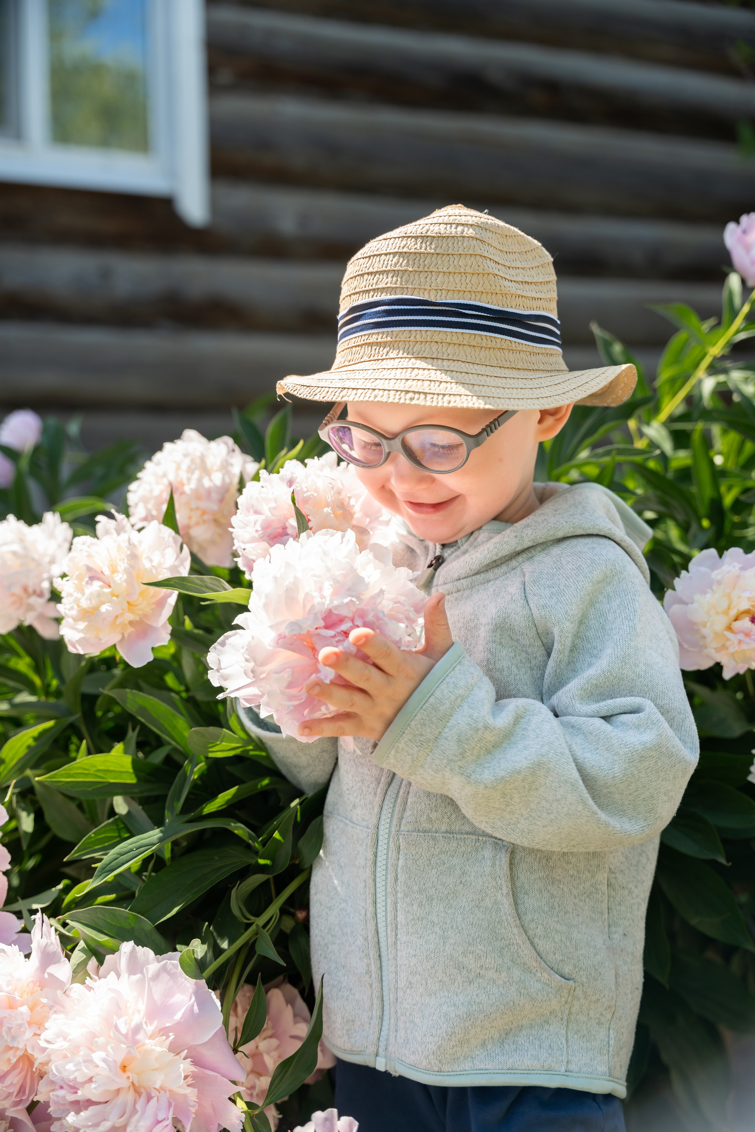Связь поколений. А у дедушки с бабушкой юбилей