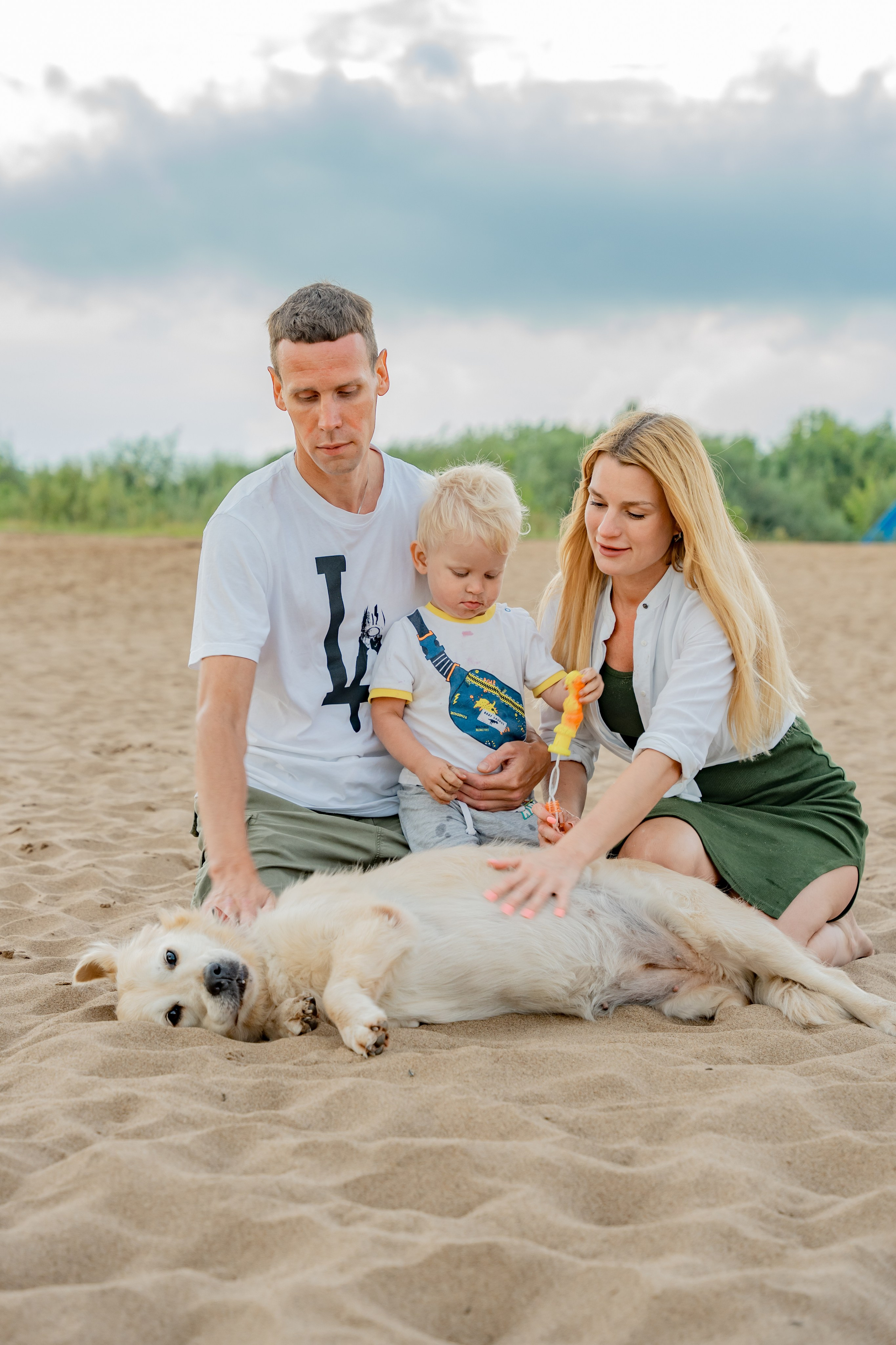 Прогулка с лапой. Пляж. Гроза