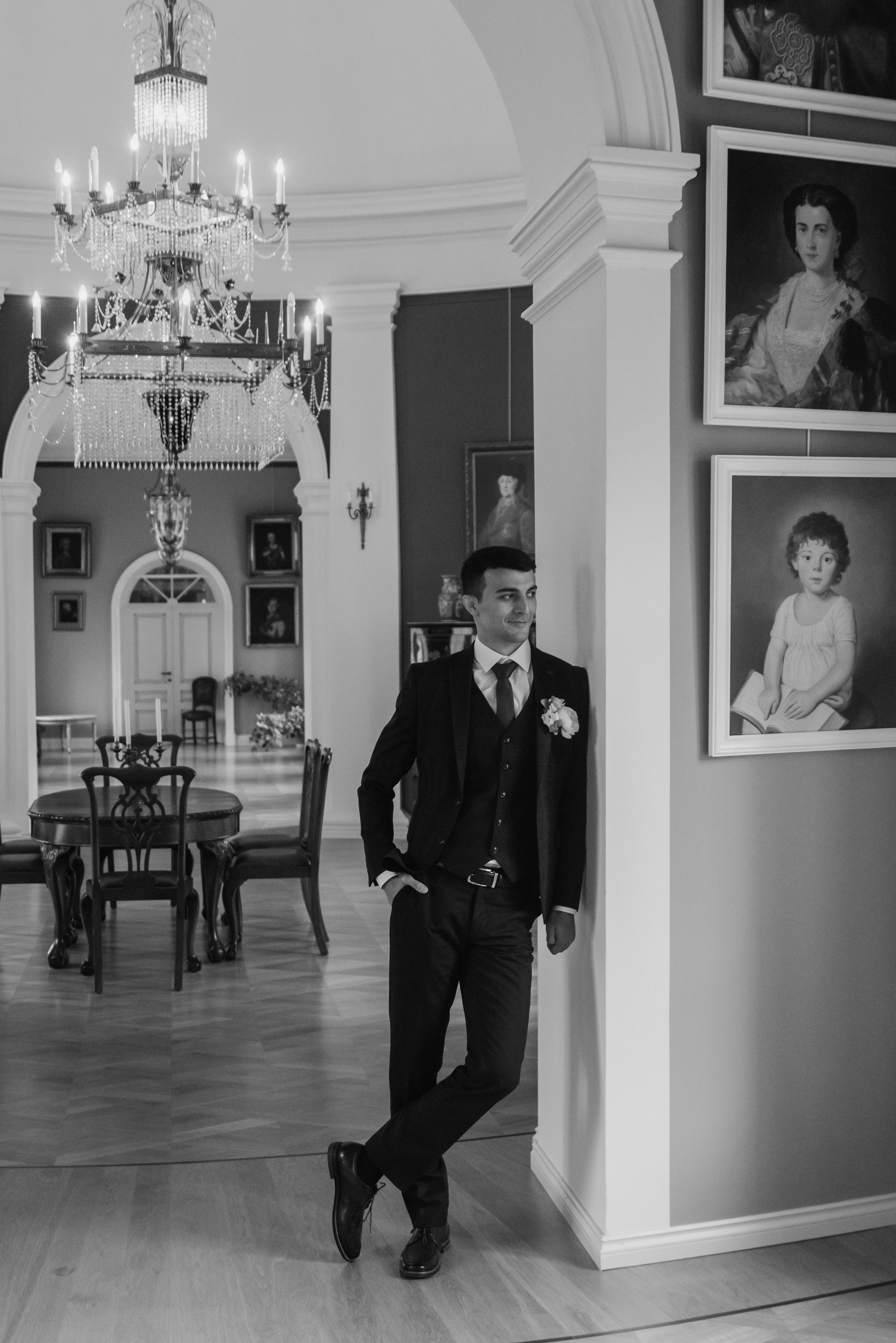 Свадебная фотосессия в Твери в красивой локации в замке в Московской области. Свадебный фотограф в Твери, Москве и Санкт-Петербурге Денисова Екатерина