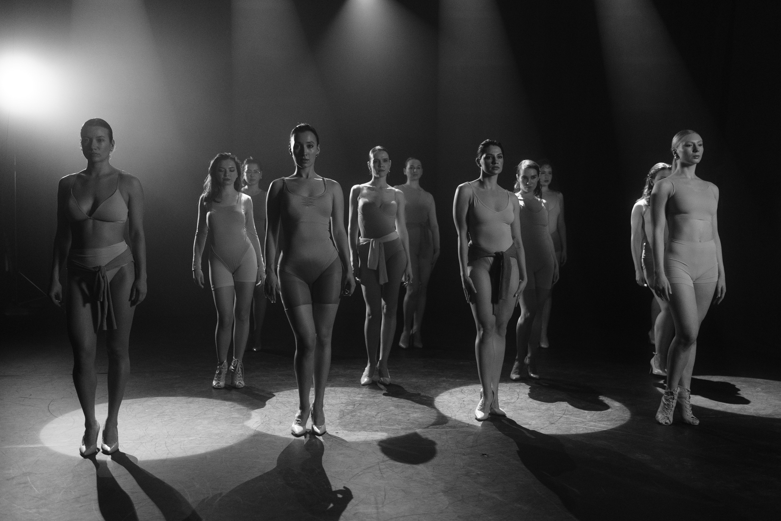 Reportage photography of dancers in the movie pavilion