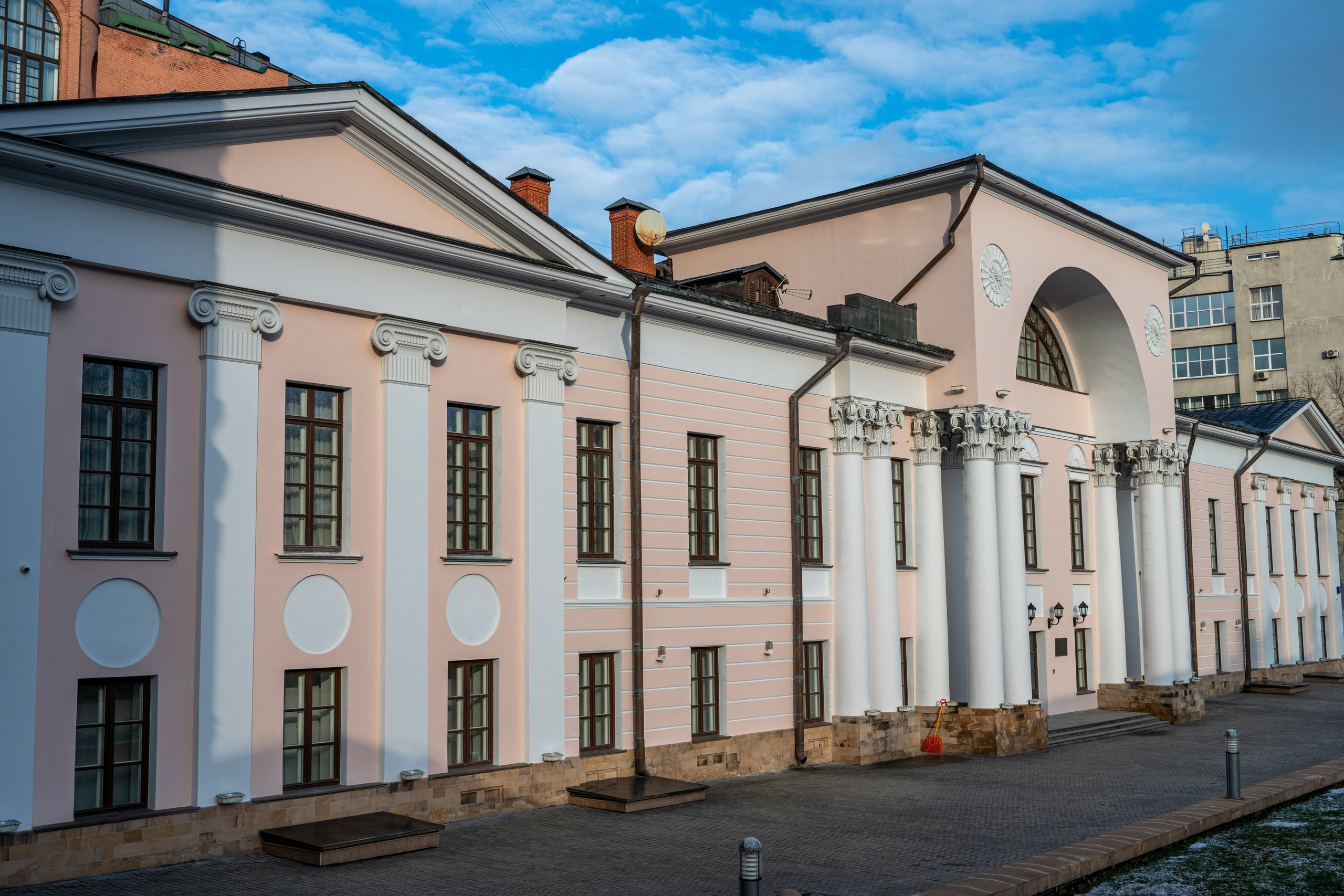 Череда эпох. Мясницкая и окрестности. П&П — Полезное с Приятным. Фотоэкскурсии — Москва на память. Экскурсовод и фотограф в Москве. Увези столицу в своём альбоме!