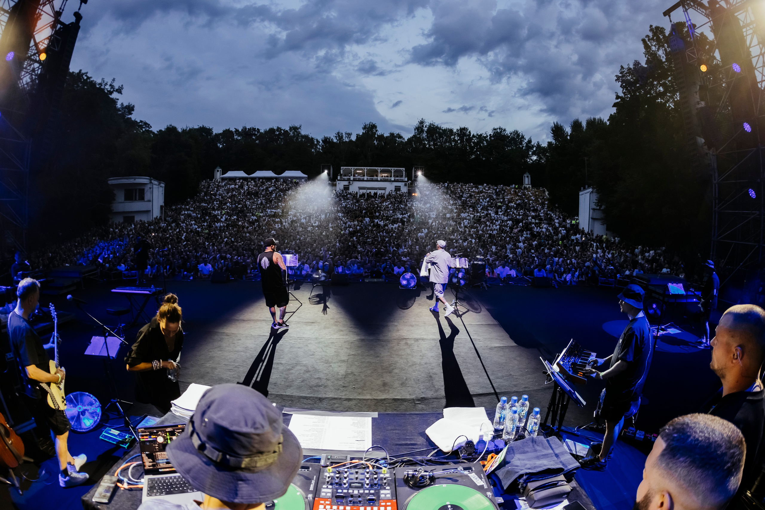 Виталий Кривцов  Музыкальный и концертный фотограф Фотосъёмка артистов, концертов и фестивалей Виталий Кривцов За кулисами музыки в кадре. Репортажный, event, концертный и backstage фотограф из Москвы Виталий Кривцов