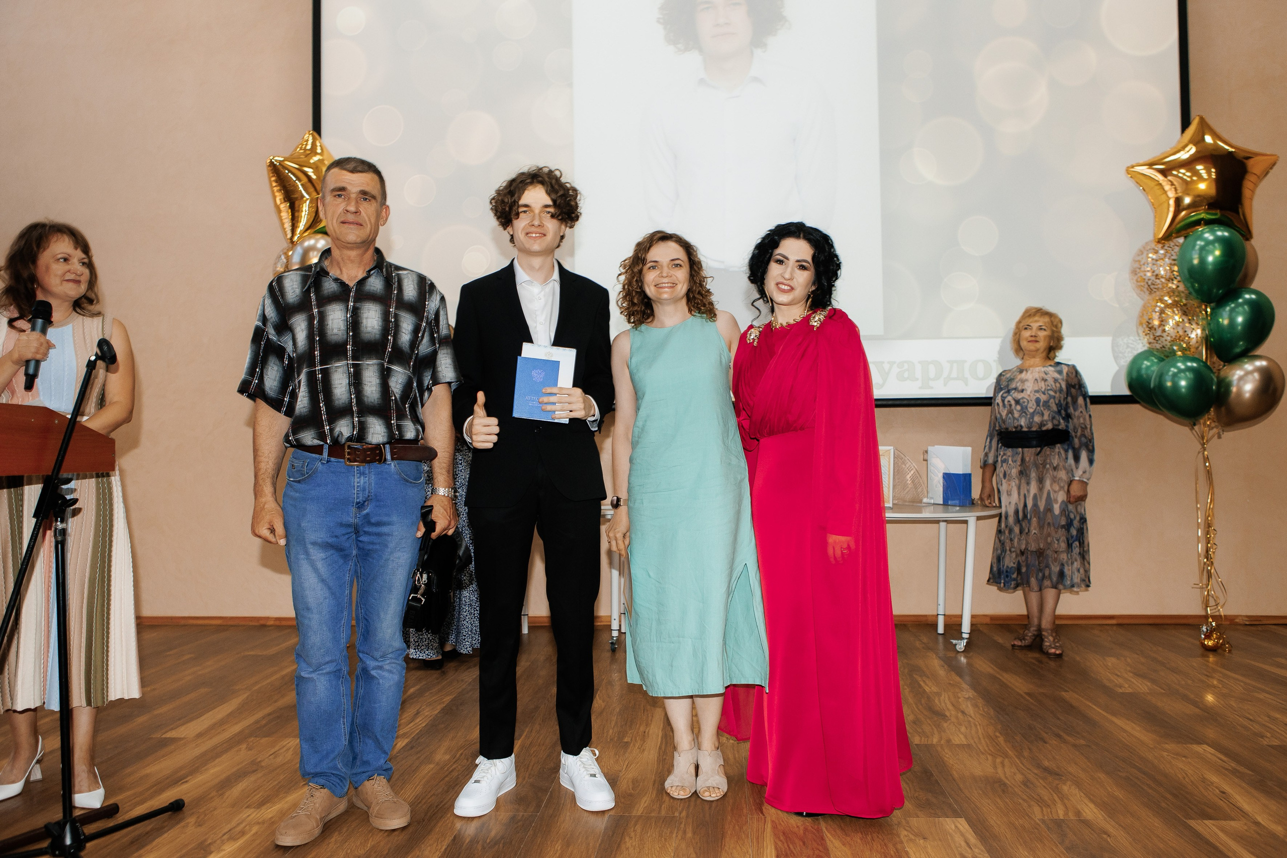 Выпускной Гимназия 12 2024 г. Свадебный и портретный Фотограф в Липецке Дмитрий Котюков