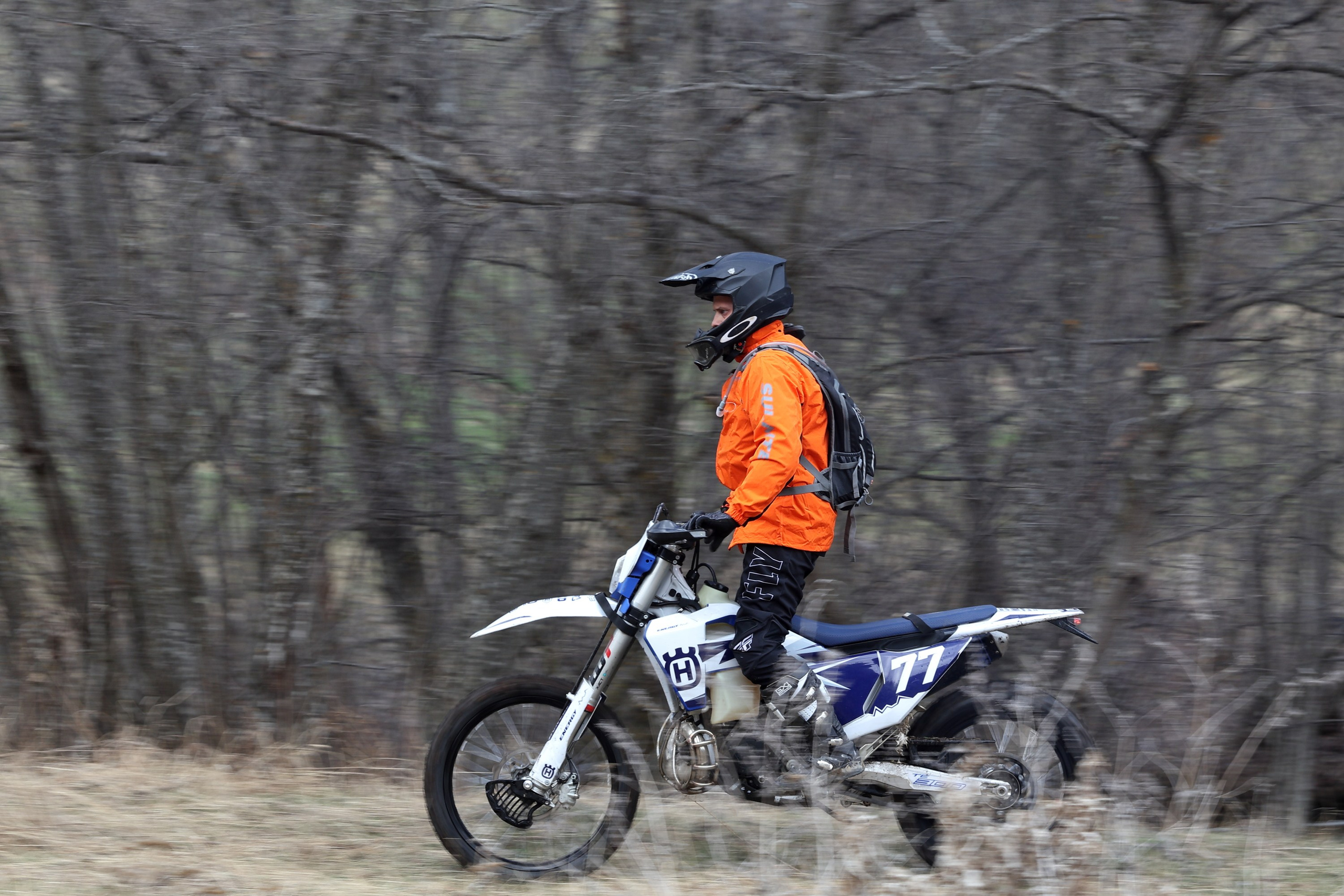 Репортажная фотосъемка выезда на эндуро мотоциклах в Кисловодск с НашиТуры. Съемка с проводкой