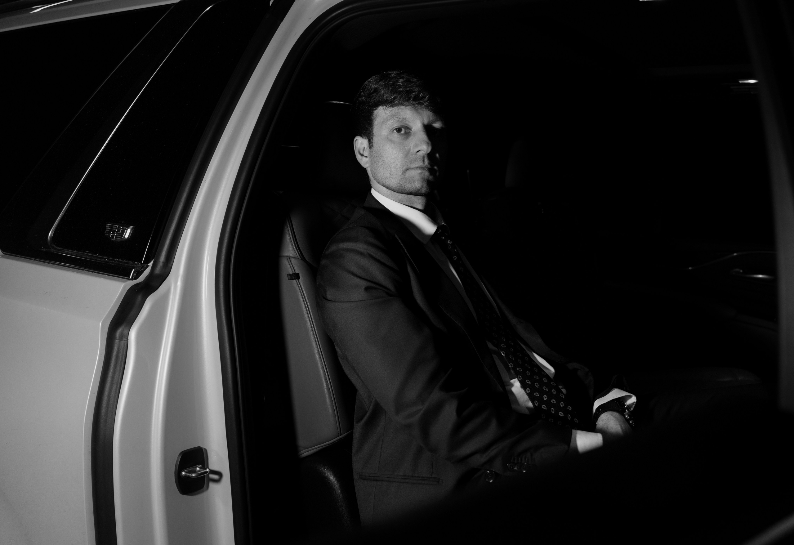 Фотосессия с Rolls-Royce Phantom и Cadillac Escalade. Портретный фотограф в Москве Фарид Леонов