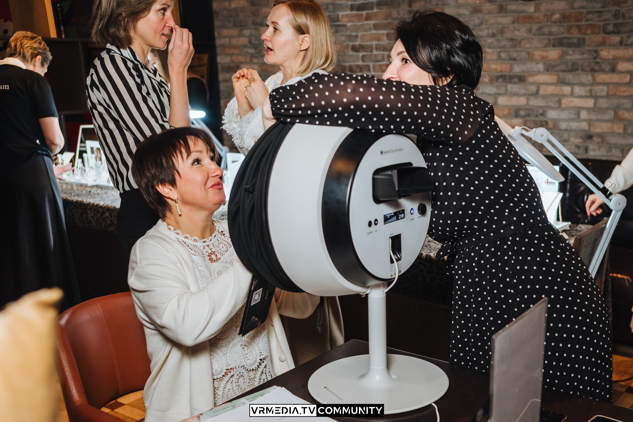 Модный вторник. Винный вечер «Жизнь замечательных людей»